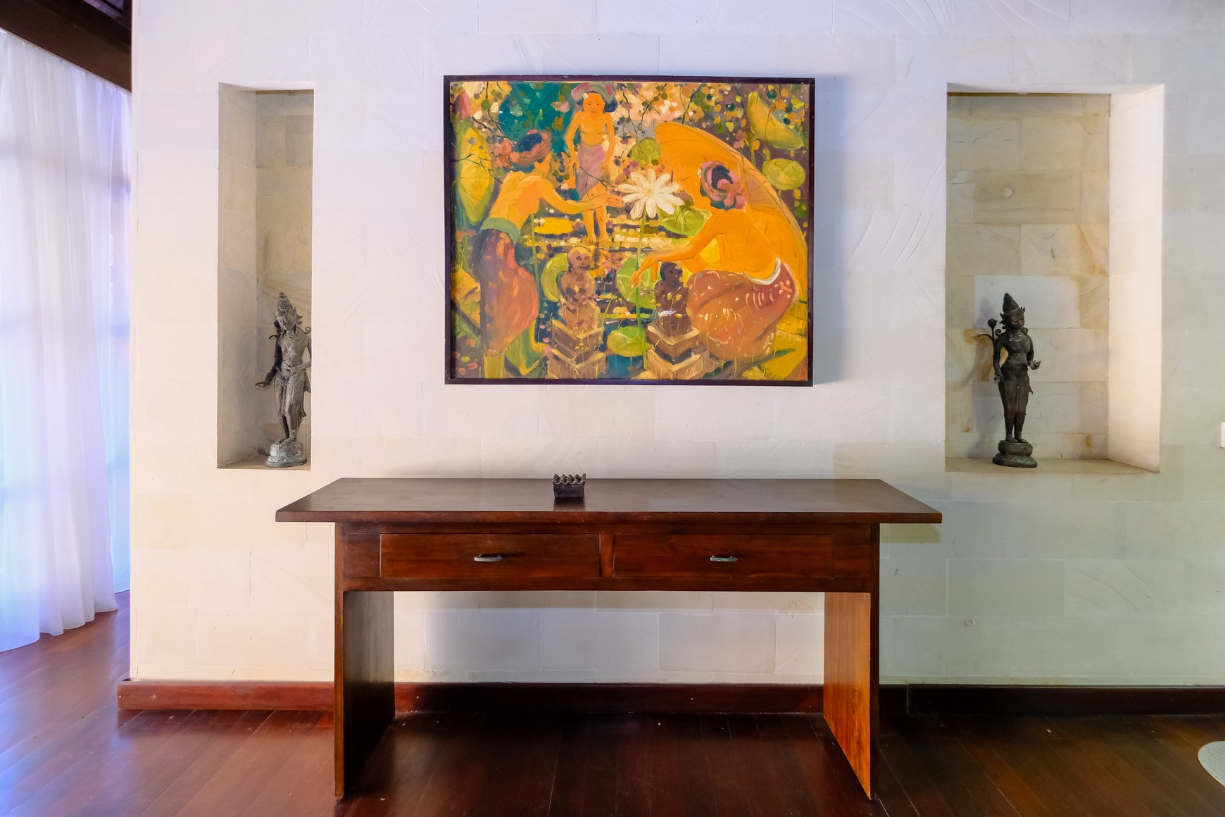 Freehold - Modern 4-Bedroom Villa Just 2 Minutes from Batubelig Beach