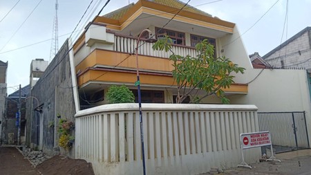 Dijual Rumah 2 Lantai di Jl. Bulujaya, Surabaya Barat