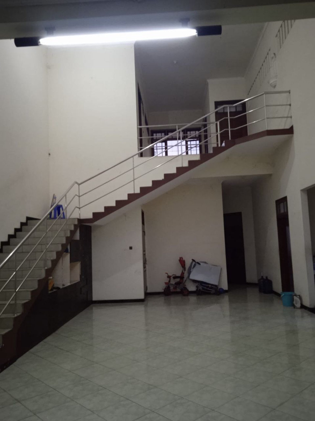 Dijual Rumah 2 Lantai di Jl. Bulujaya, Surabaya Barat