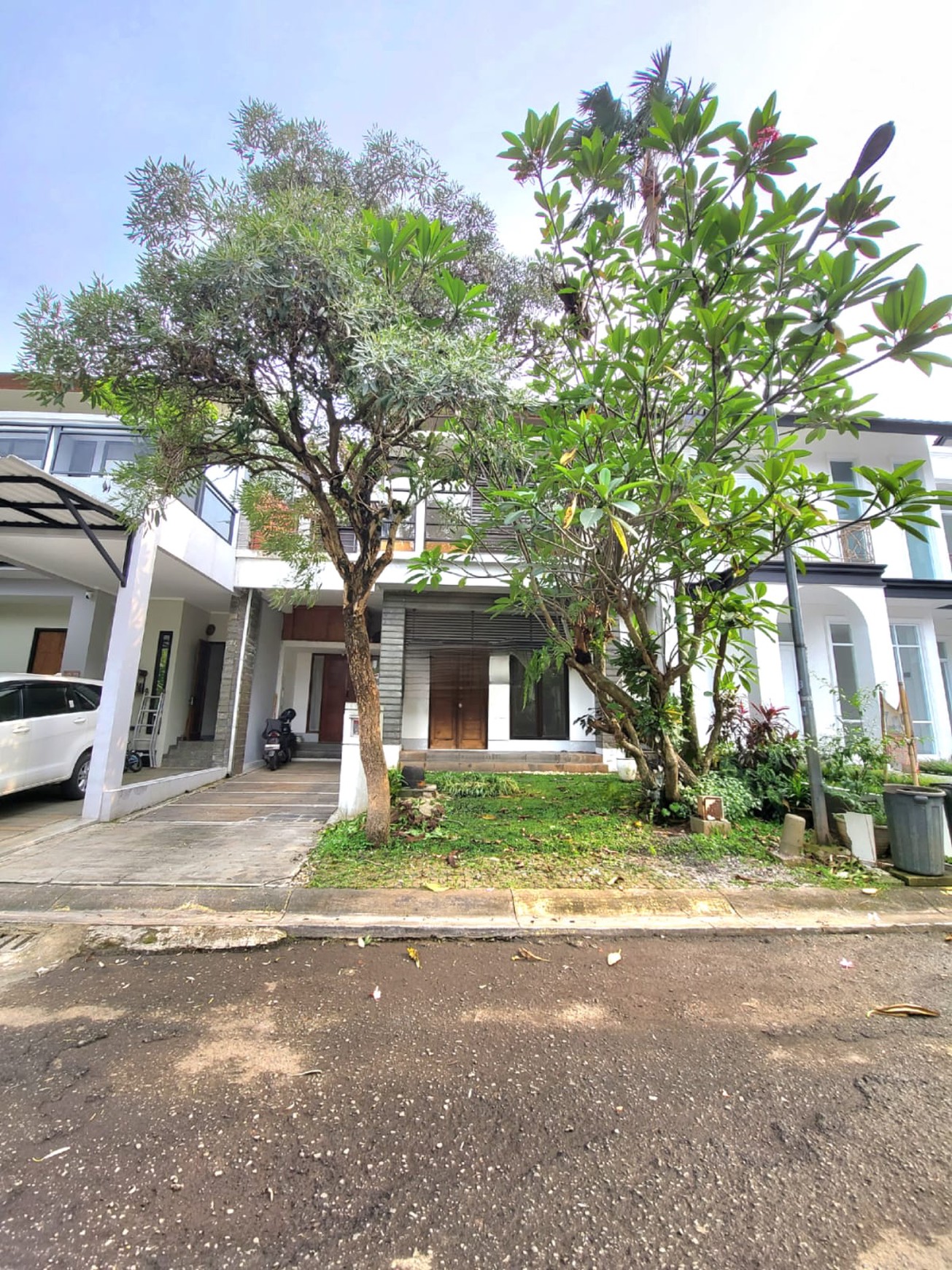 Rumah 2 Lantai Siap Huni dengan Hunian Nyaman dan Asri @Bintaro Sektor 9
