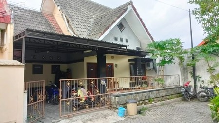 Rumah Dalam Perum Taman Mutiara Dekat STIE YKPN Caturtunggal depok Sleman