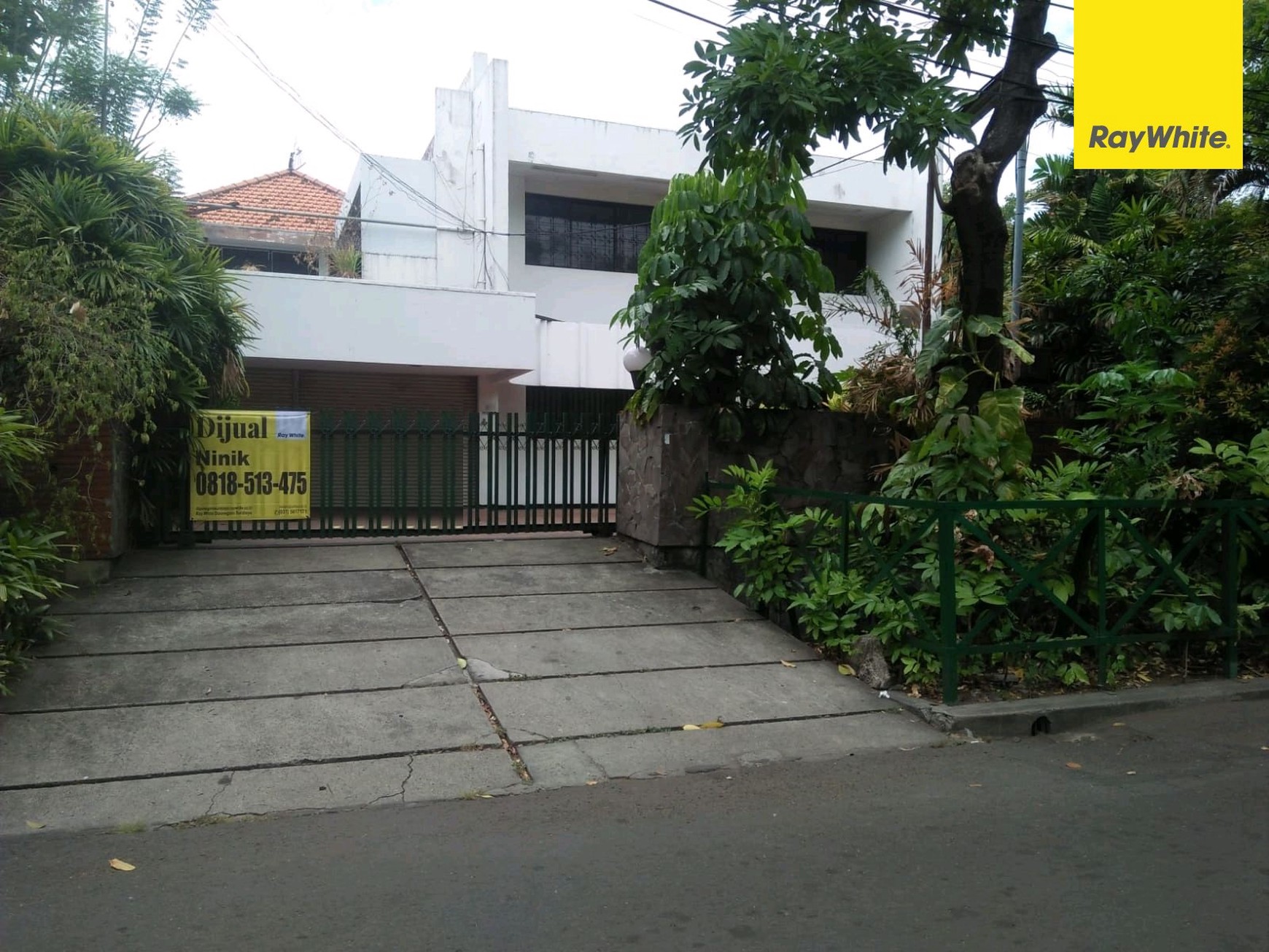 Dijual Rumah 2 lantai di Jalan Progo Darmo Surabaya Pusat