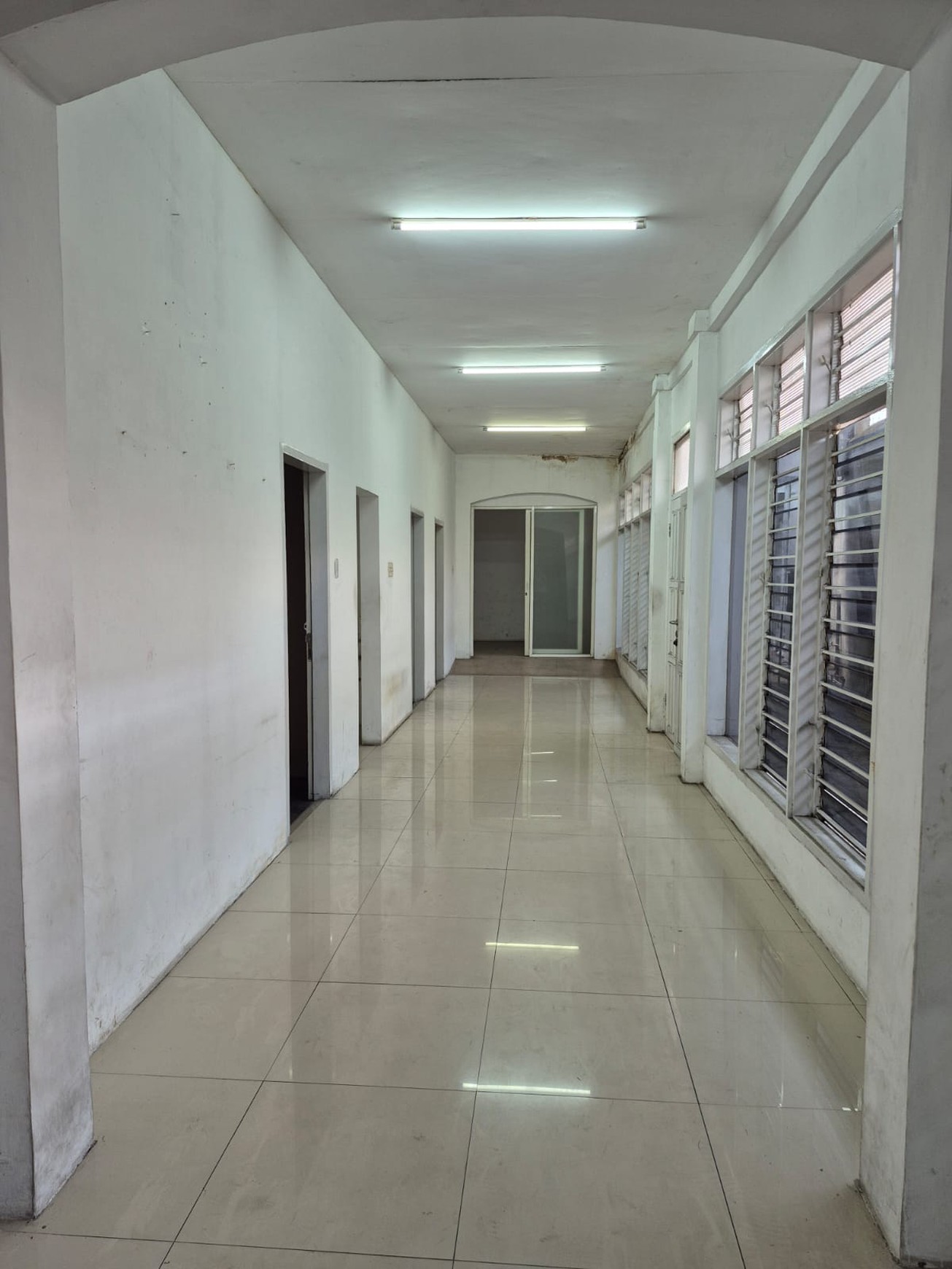 DISEWAKAN RUMAH USAHA AREA KOMERSIL JALAN RAYA DIPONEGORO SIDOARJO