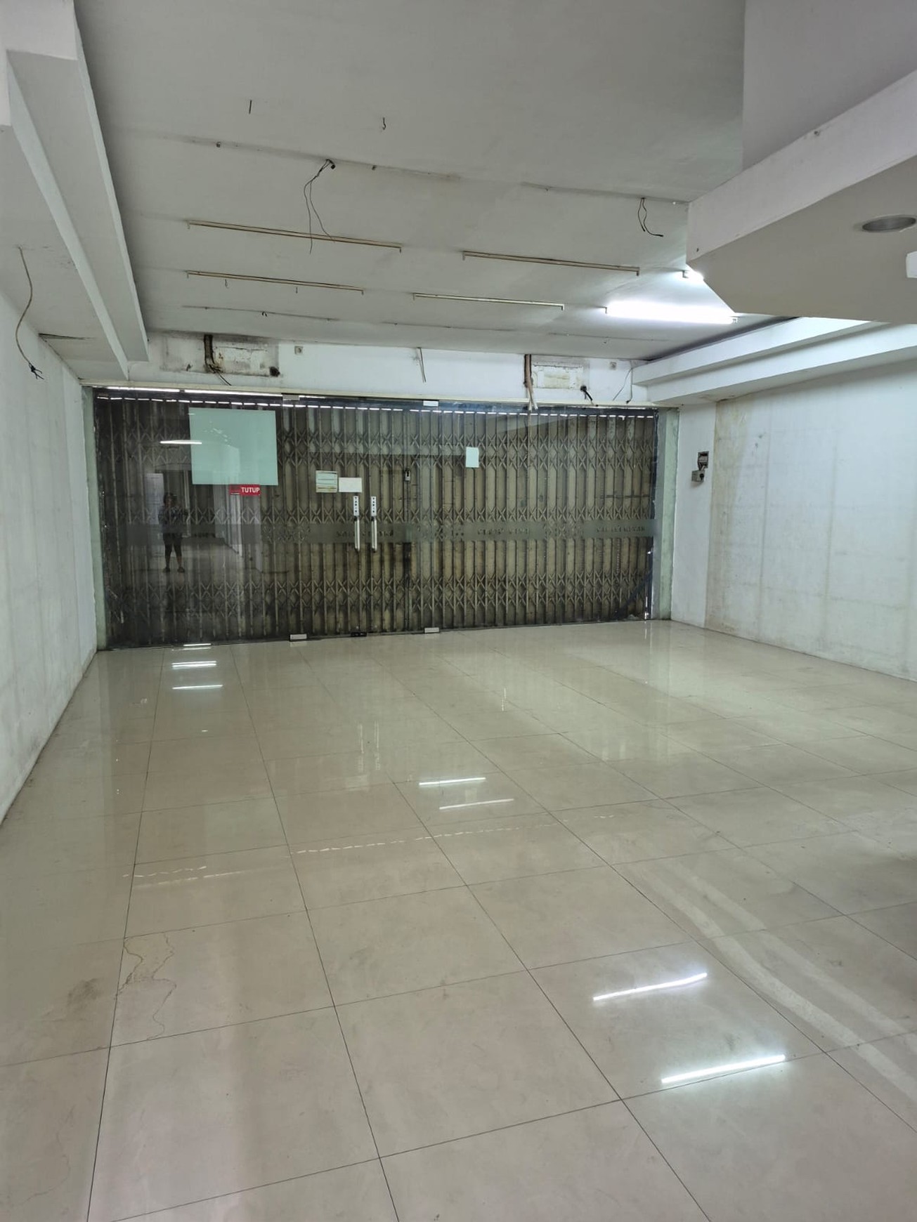 DISEWAKAN RUMAH USAHA AREA KOMERSIL JALAN RAYA DIPONEGORO SIDOARJO