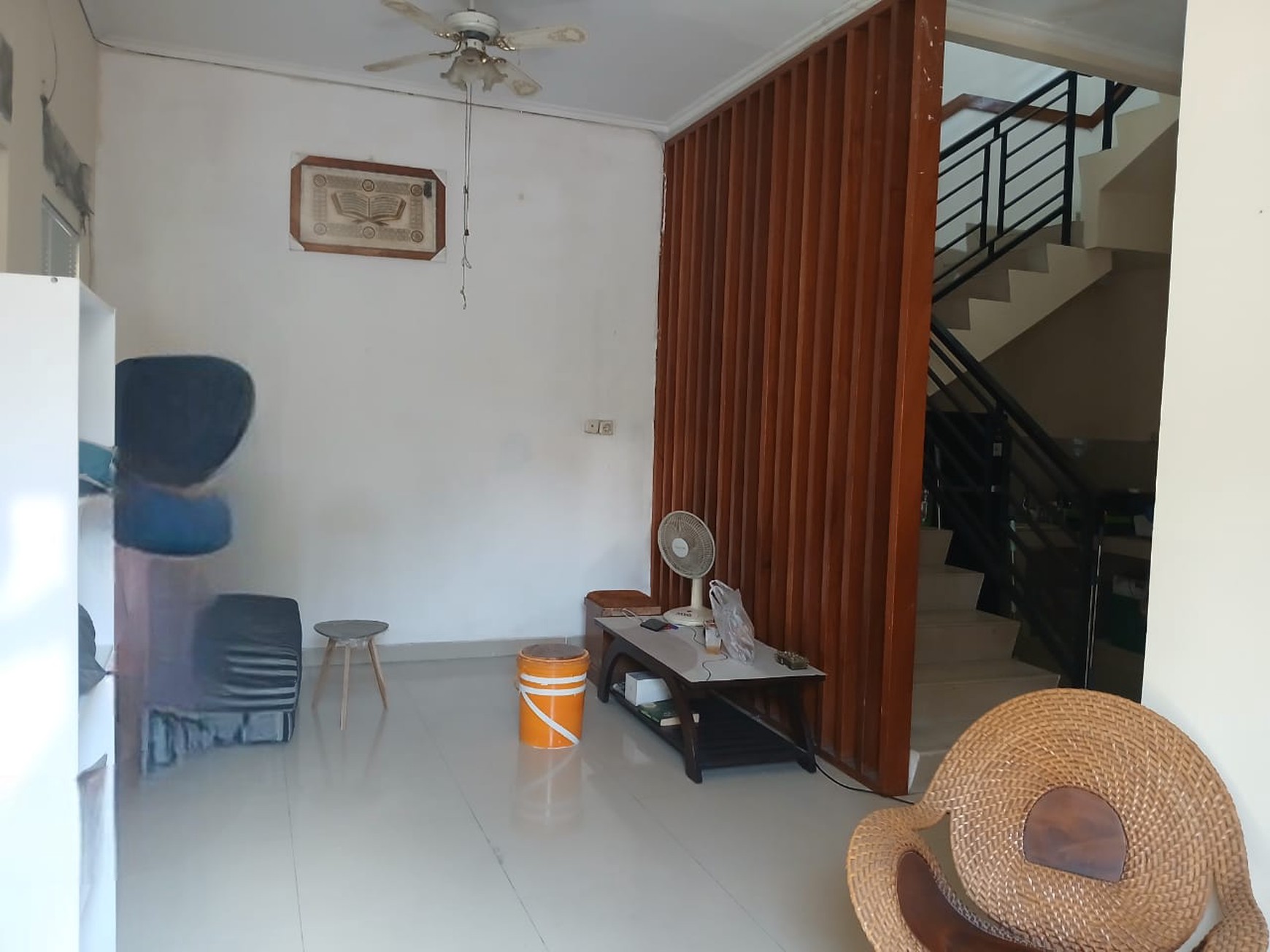 Dijual murah dibawah 2 milyar , rumah di jl.gunung guntur,pd.aren tangerang