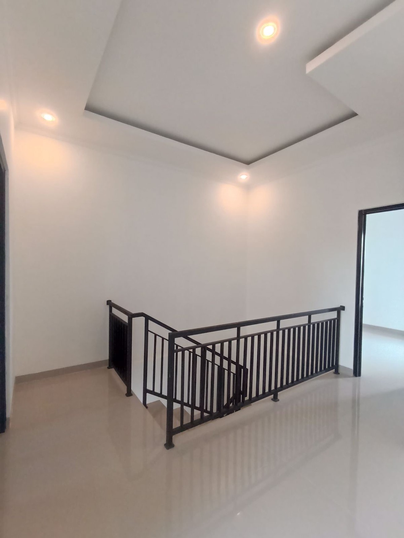 Dijual rumah baru di Limo