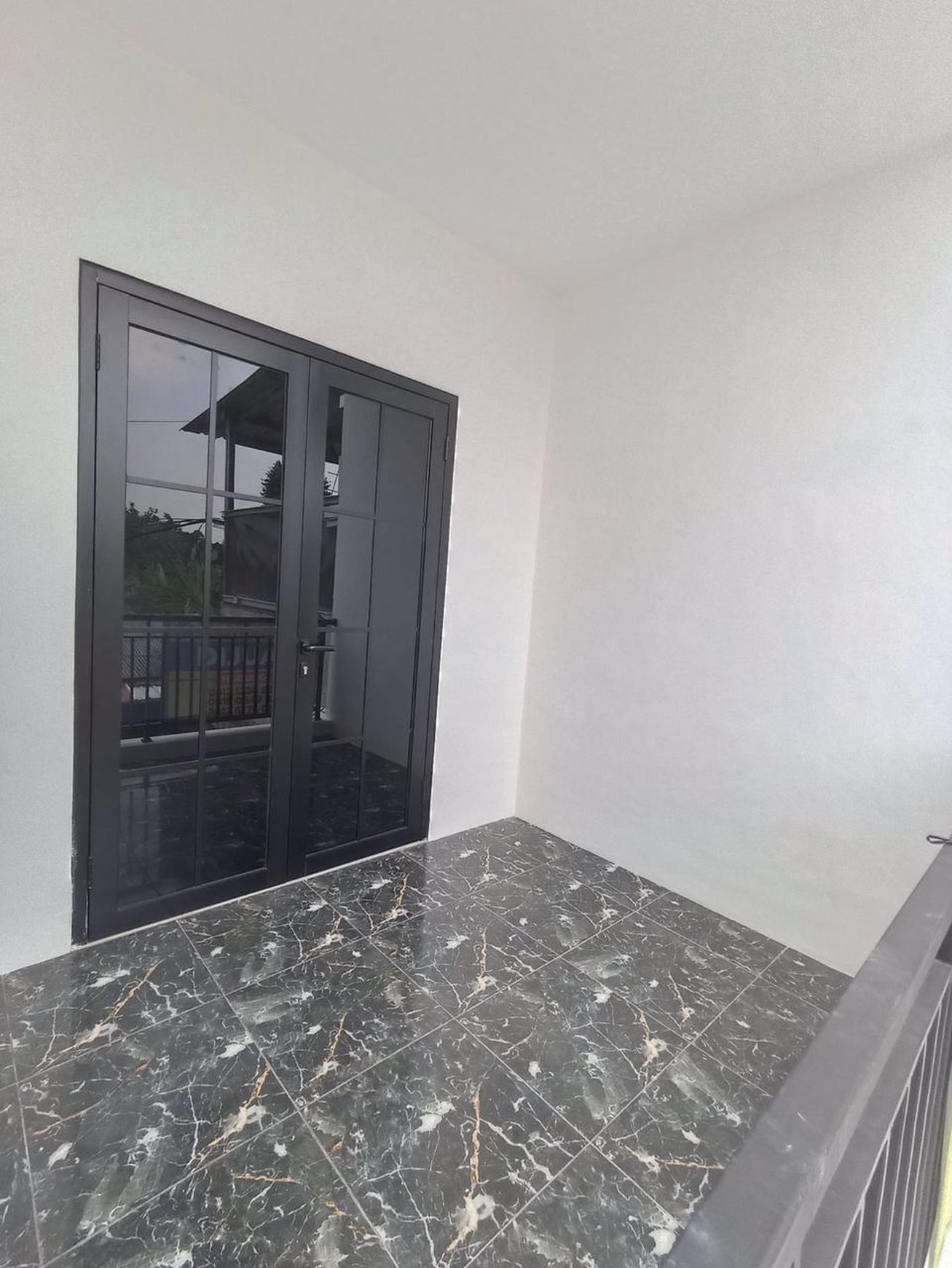 Dijual rumah baru di Limo