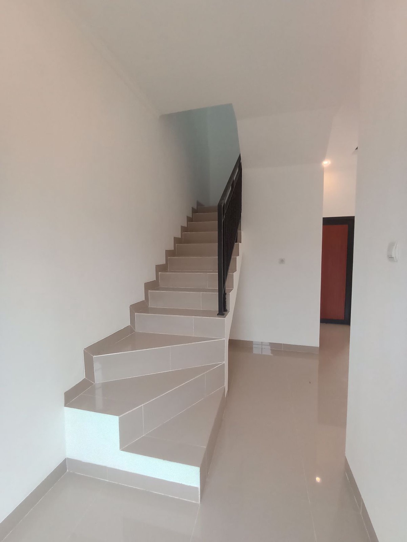 Dijual rumah baru di Limo