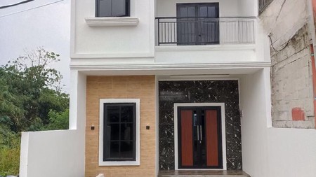Dijual rumah baru di Limo 