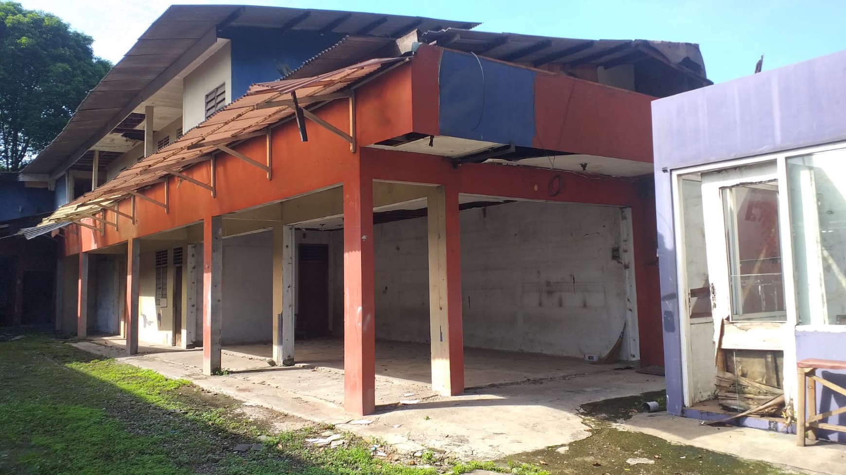 DIJUAL TANAH ex Toko Bangunan - STRATEGIS DI JALAN RAYA TAMAN MARGASATW, JATIPADANG - PASAR MINGGU JAKARTA SELATAN