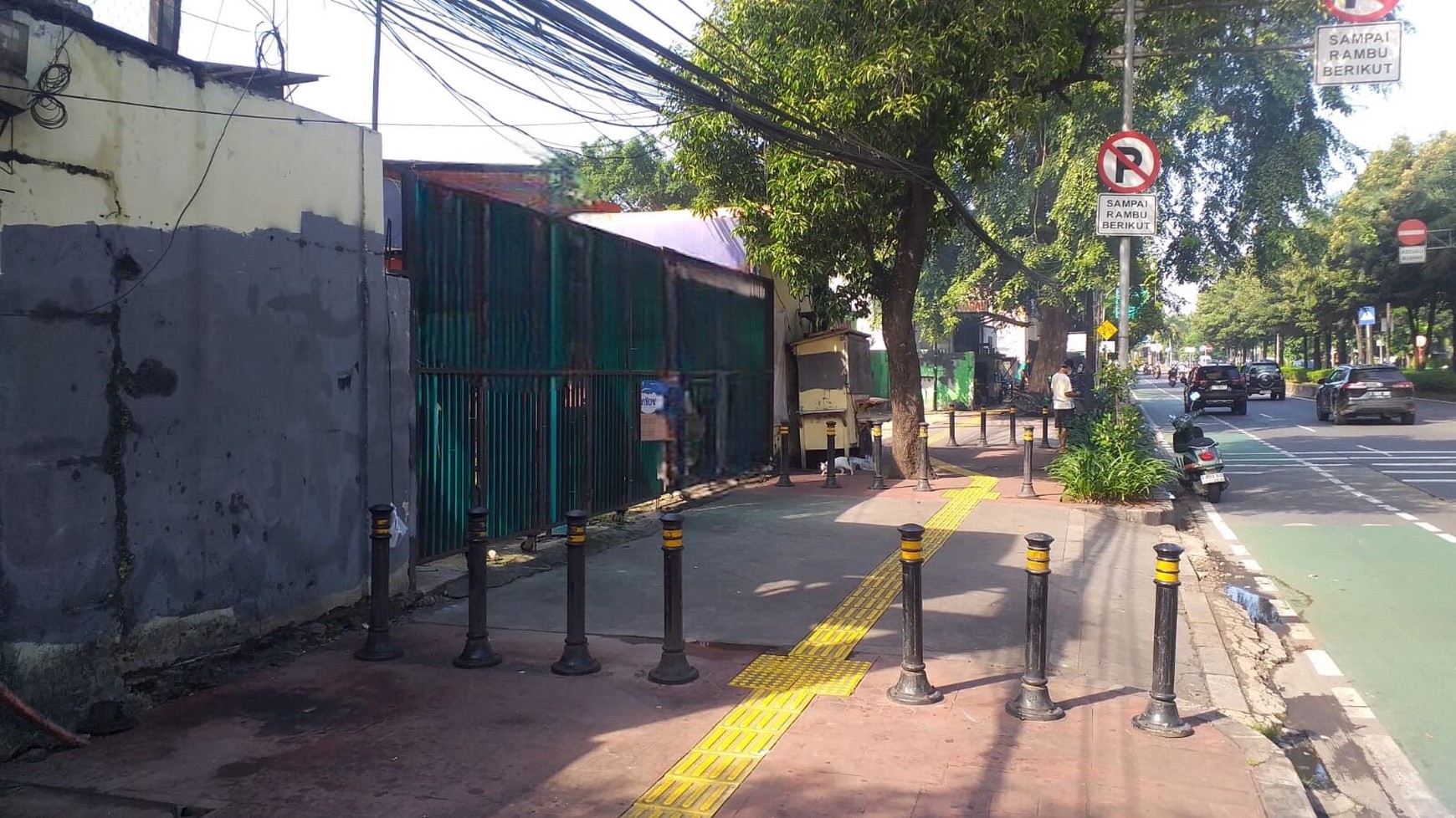 DIJUAL TANAH ex Toko Bangunan - STRATEGIS DI JALAN RAYA TAMAN MARGASATW, JATIPADANG - PASAR MINGGU JAKARTA SELATAN