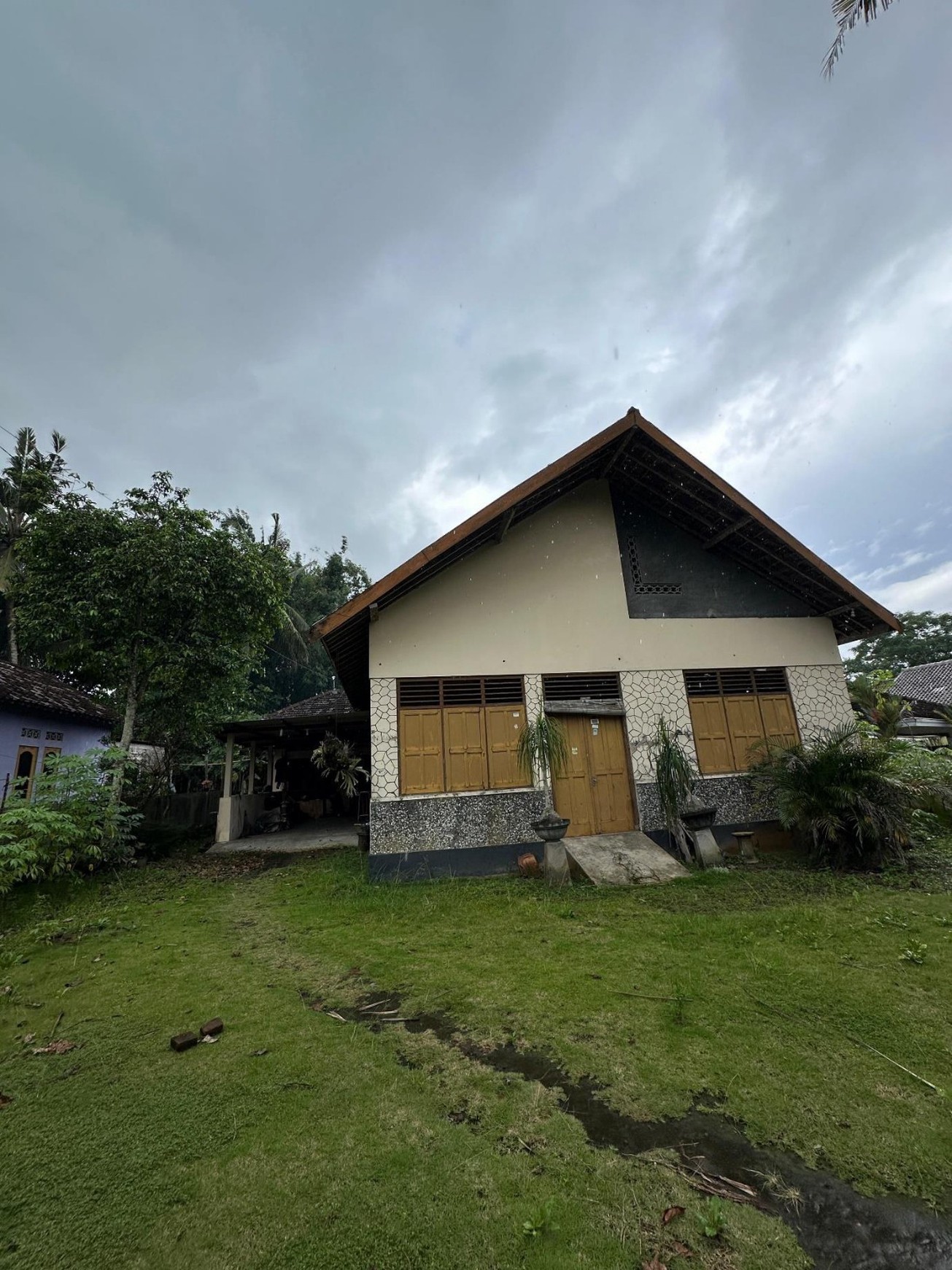 Rumah Kolonial Belanda, Cocok Untuk Homestay Berada Dekat Dengan Obelix Village Pandowoharjo Sleman 