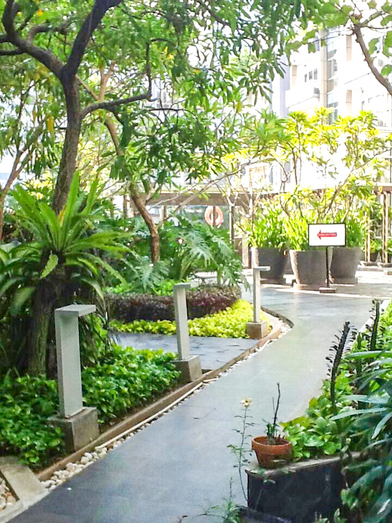 PEARL GARDEN RESORT APARTMENT SEMANGGI GATOT SUBROTO