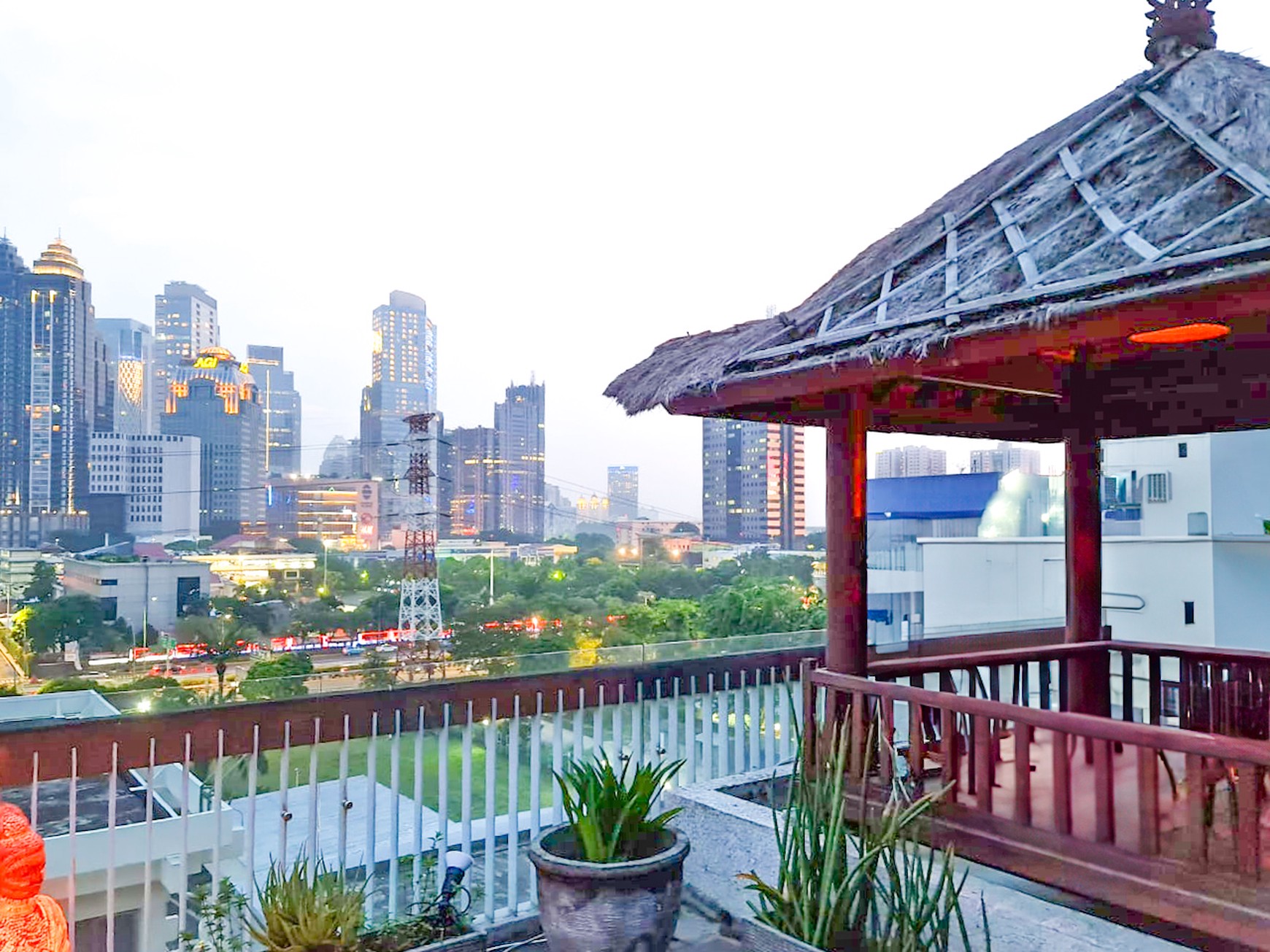 PEARL GARDEN RESORT APARTMENT SEMANGGI GATOT SUBROTO