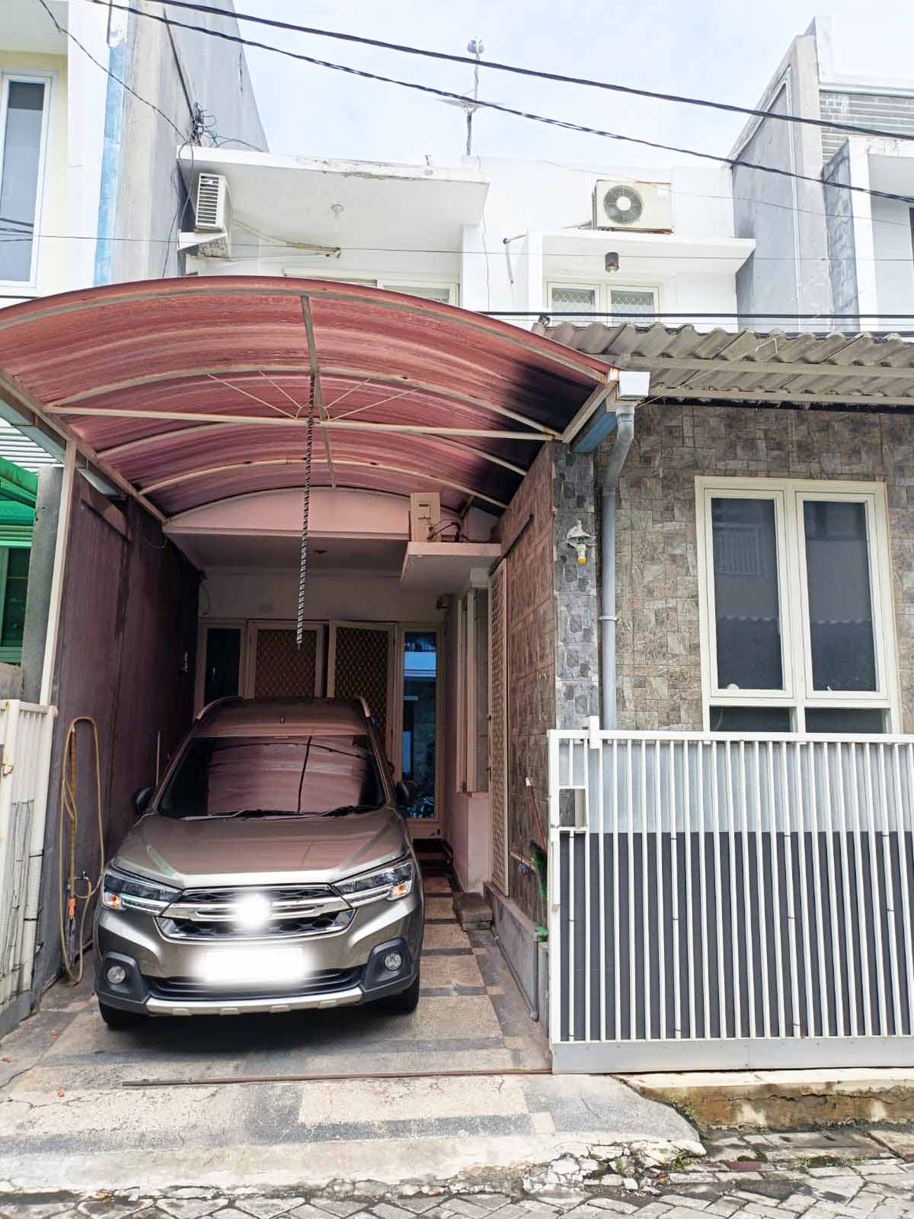 Rumah di Cluster Sorrento Pakuwon City, 2 Lantai, Semi Furnished, Siap Huni