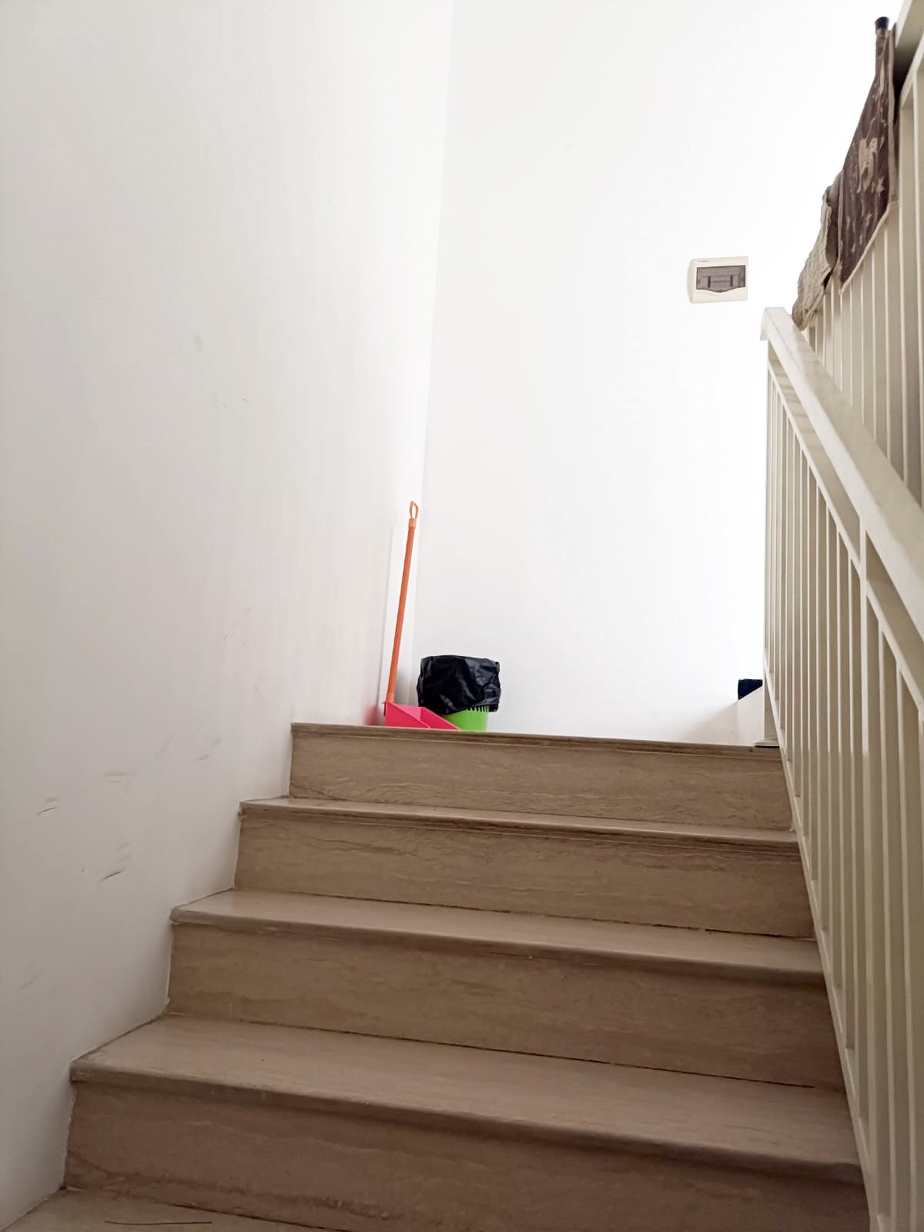 Rumah di Cluster Sorrento Pakuwon City, 2 Lantai, Semi Furnished, Siap Huni