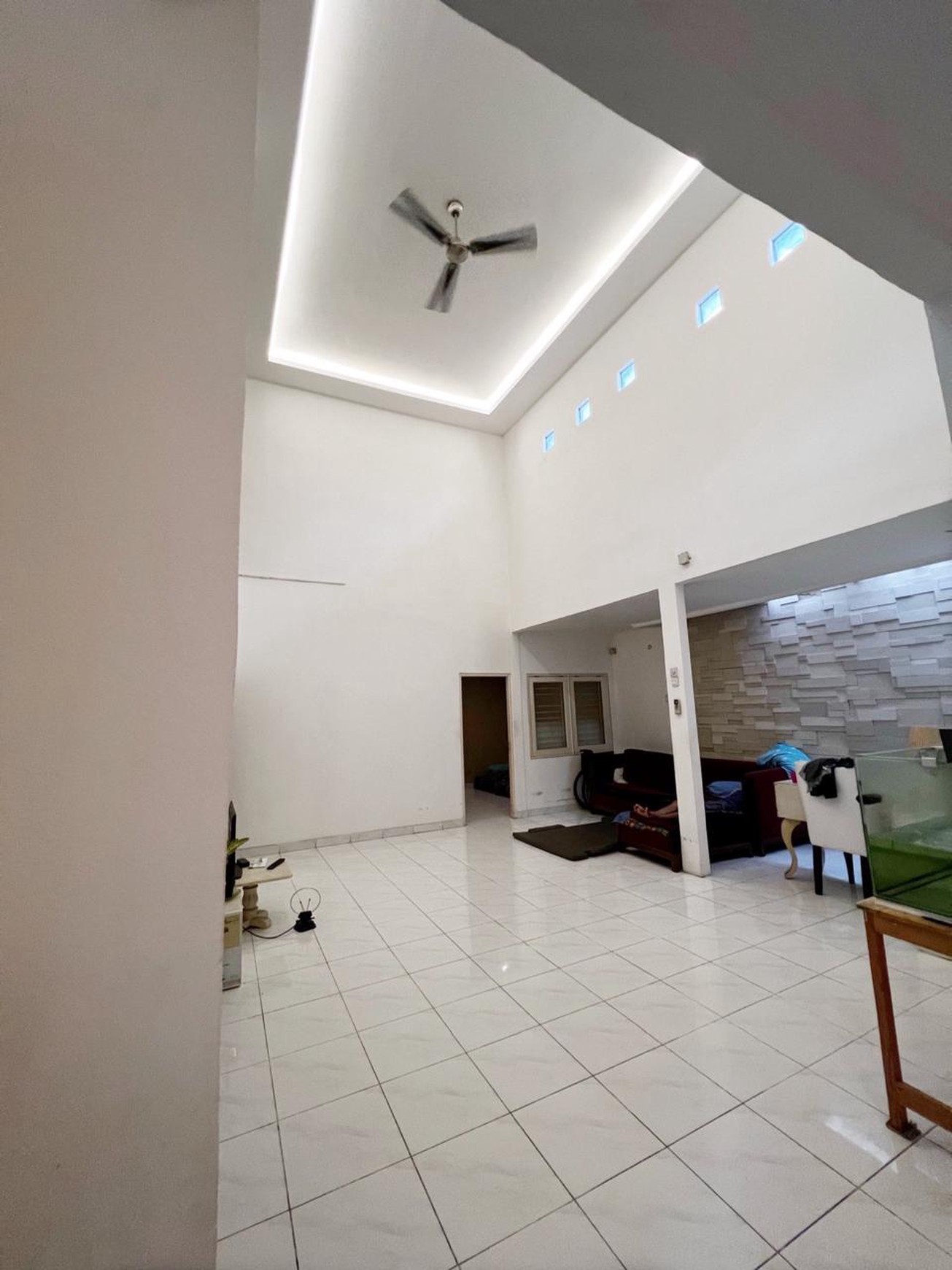 Dijual Rumah Modern 2 Lt di Puri Bintaro