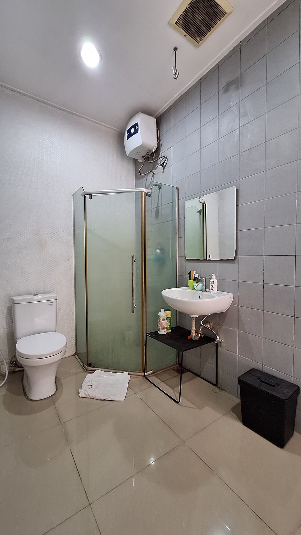 Rumah 2 Lantai SHM Bonus 1 Unit AC 1 PK di Menteng Dalam