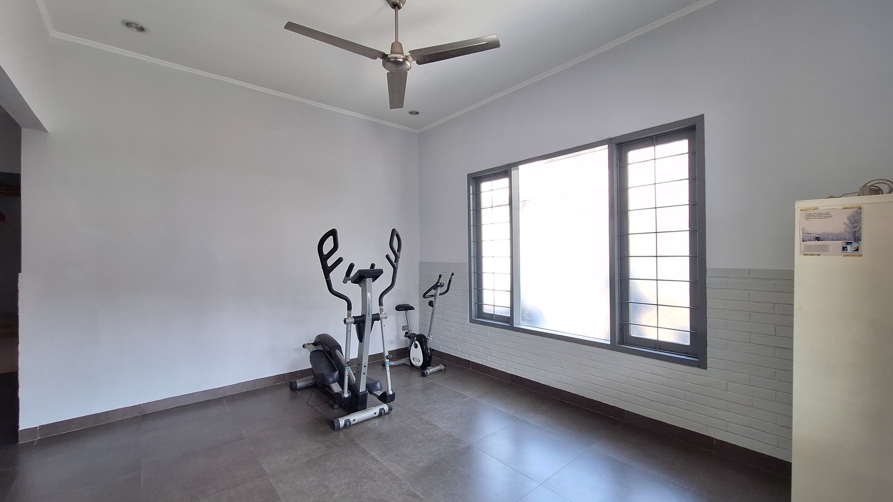 Rumah 2 Lantai SHM Bonus 1 Unit AC 1 PK di Menteng Dalam