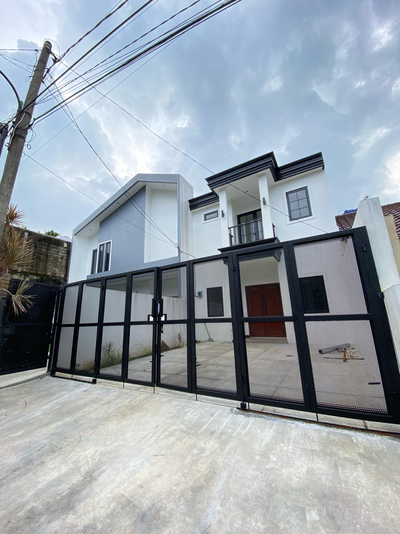 Cinere megapolitan luas 150 rumah brandnew dalam komplek