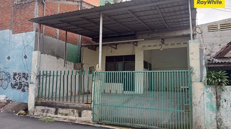 Disewakan Rumah di Jalan Petemon Surabaya Pusat