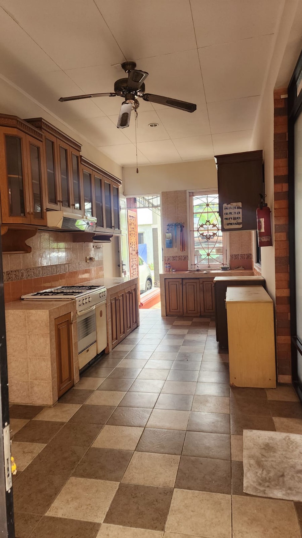 Rumah 2 lantai,ada kitchen set di Bintaro Jaya 9.