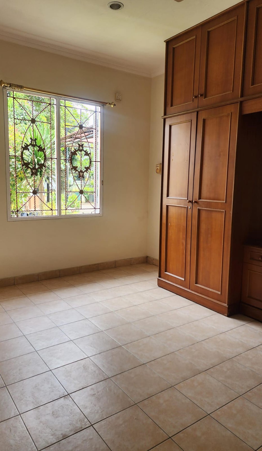 Dijual Cepat Rumah dalam cluster,dekat tol di Bintaro Jaya 9