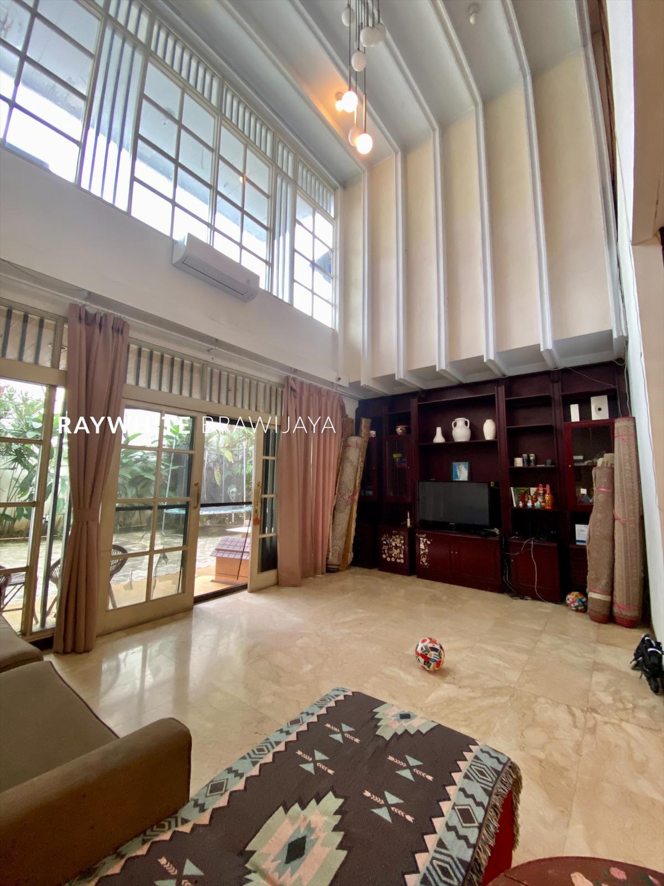 Rumah Siap Huni Lokasi Tenang Area Pondok Indah