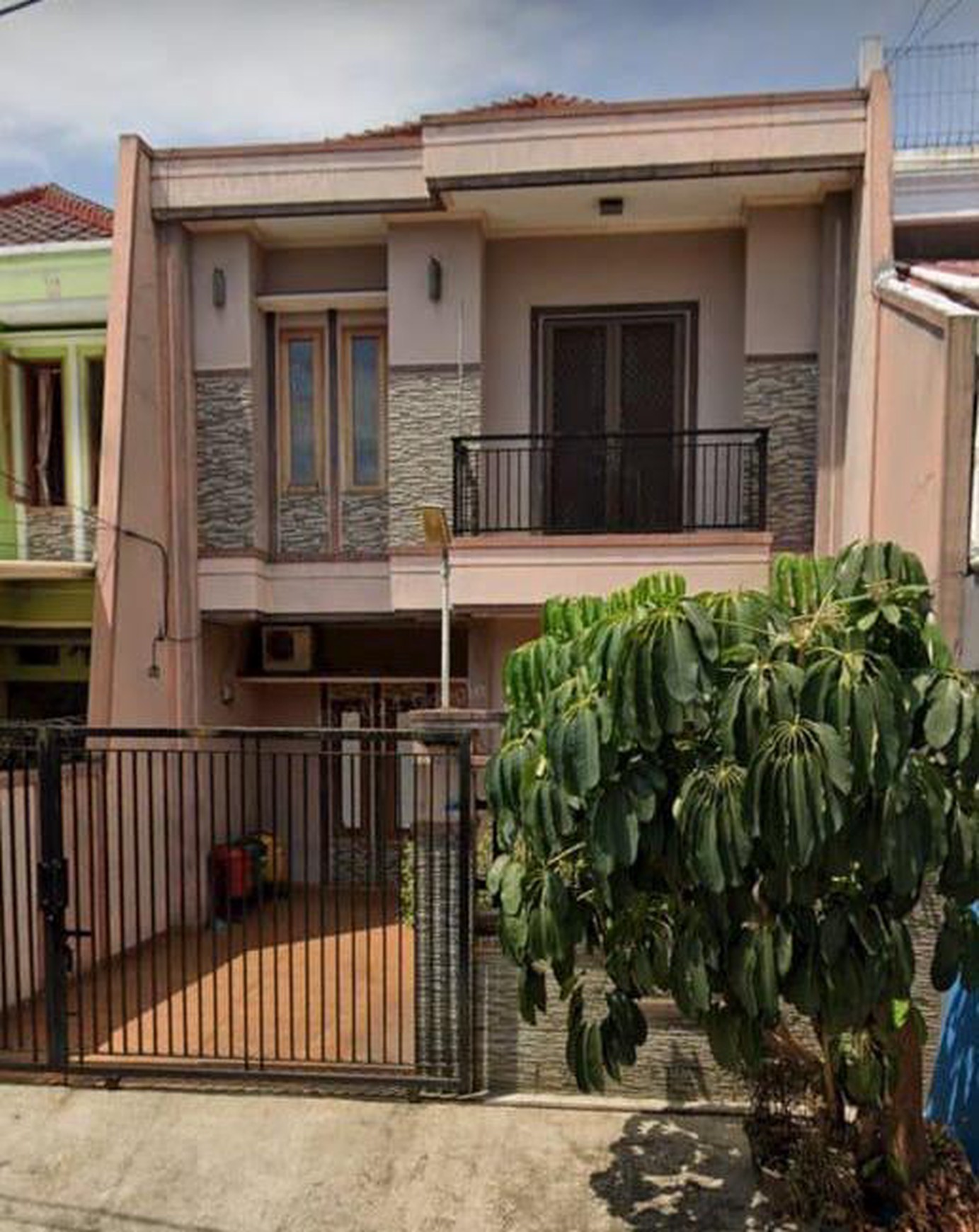 Rumah siap huni baru renovasi di Larangan.