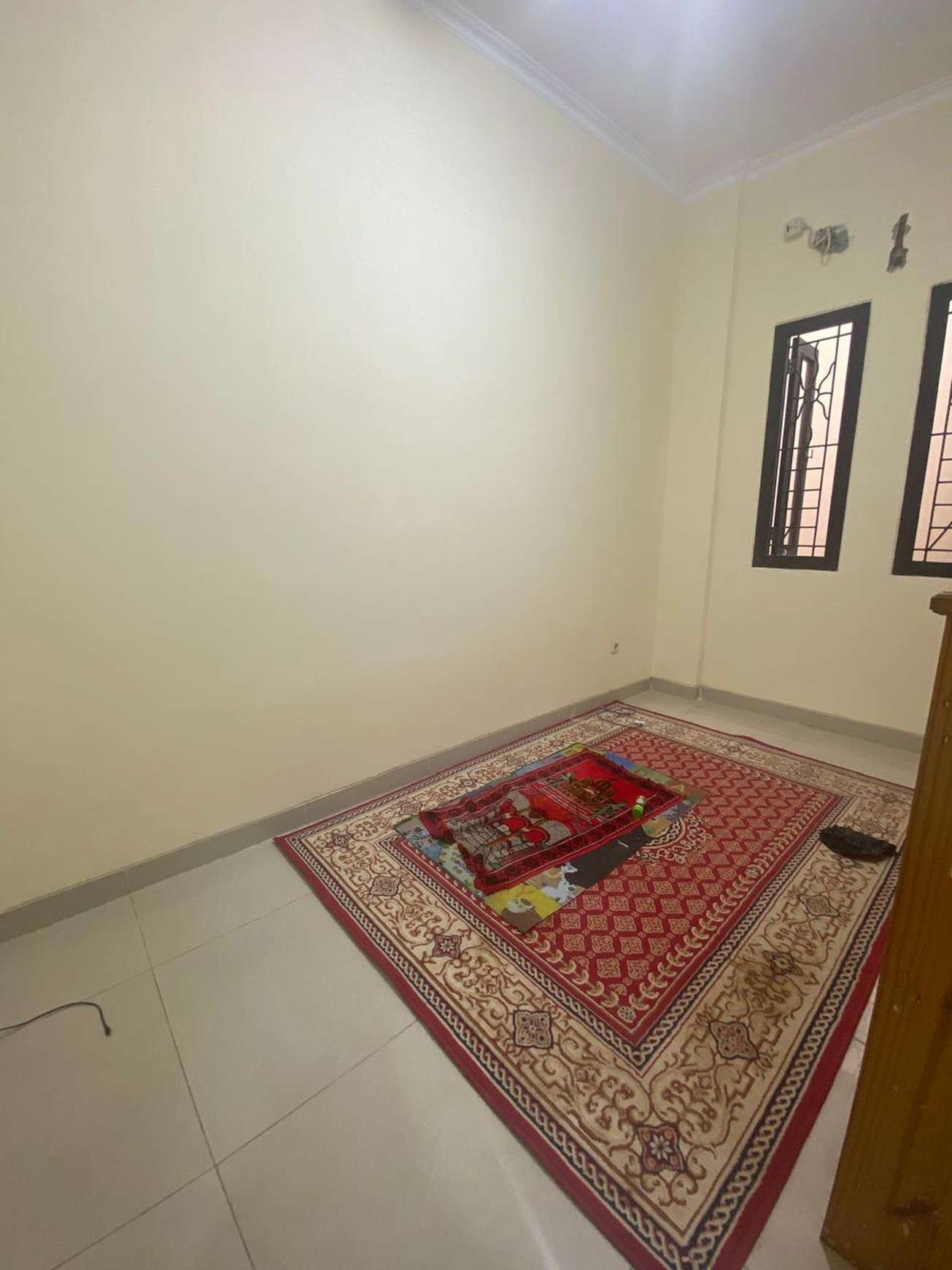 Rumah siap huni baru renovasi di Larangan.