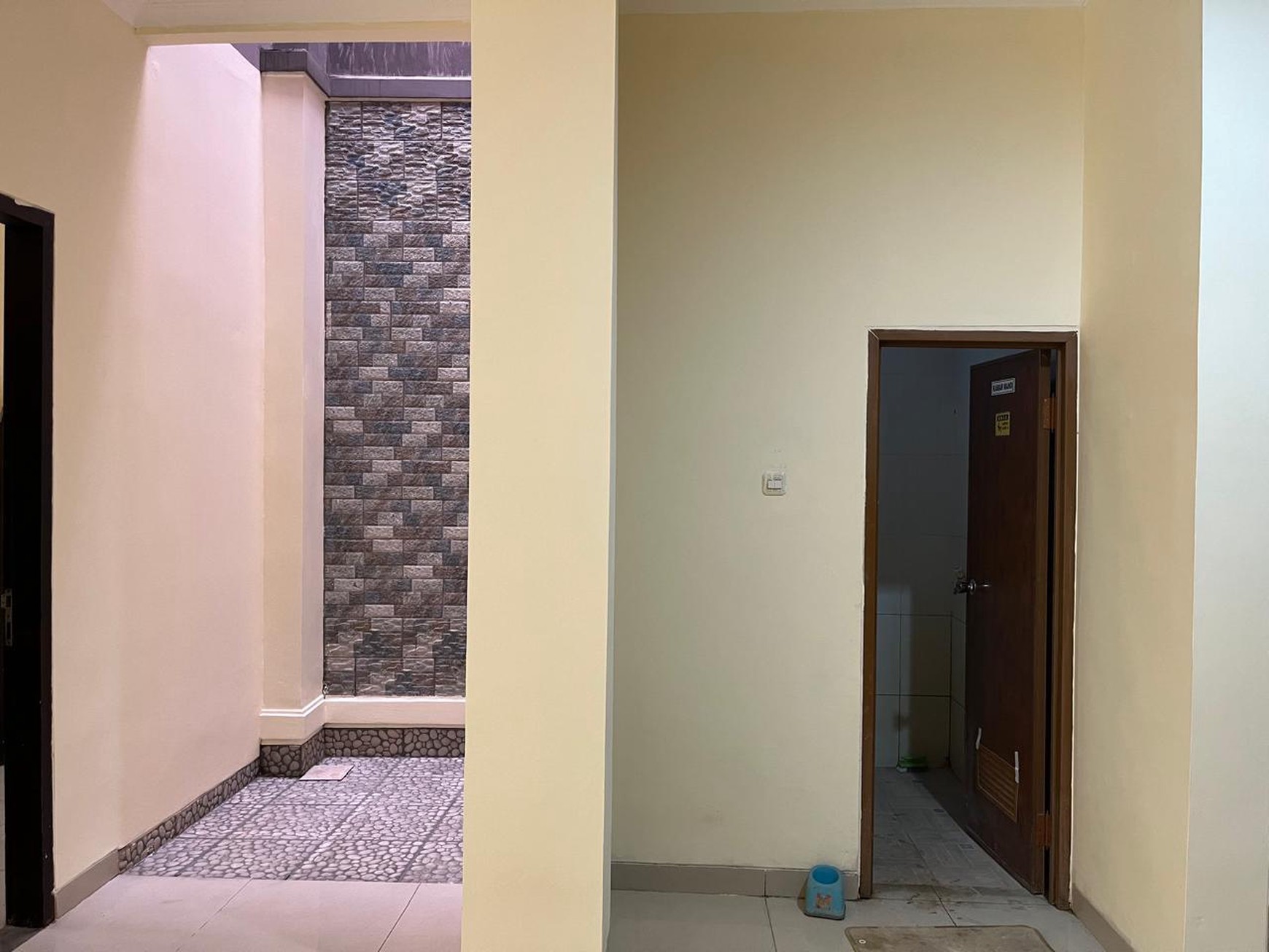 Rumah siap huni baru renovasi di Larangan.