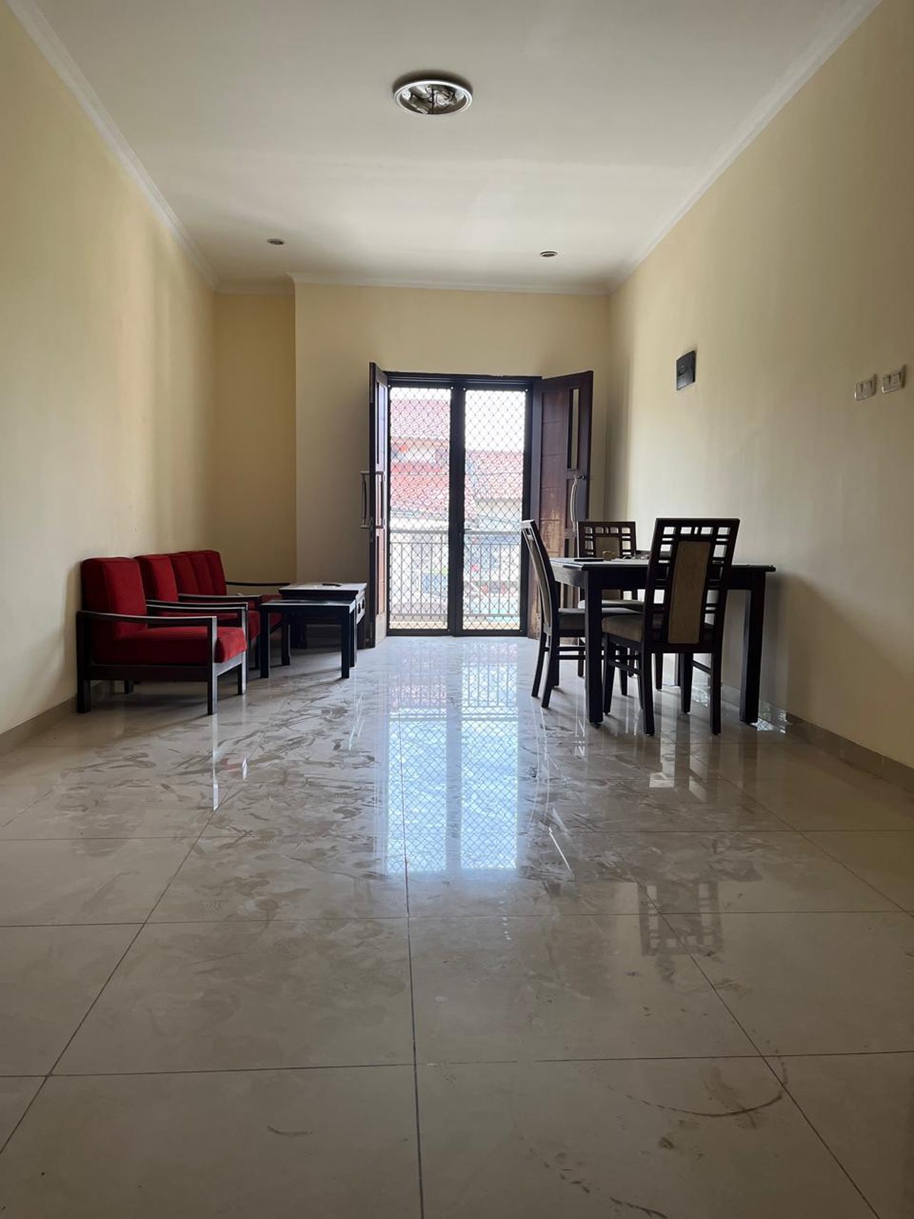 Rumah siap huni baru renovasi di Larangan.