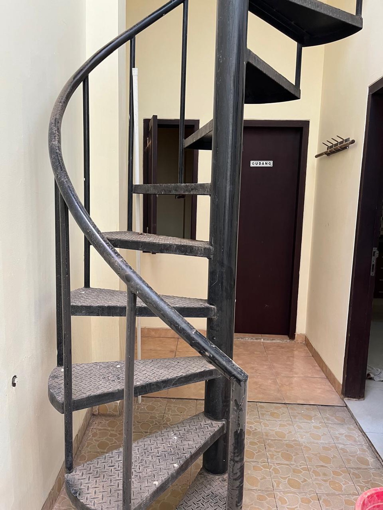 Rumah siap huni baru renovasi di Larangan.