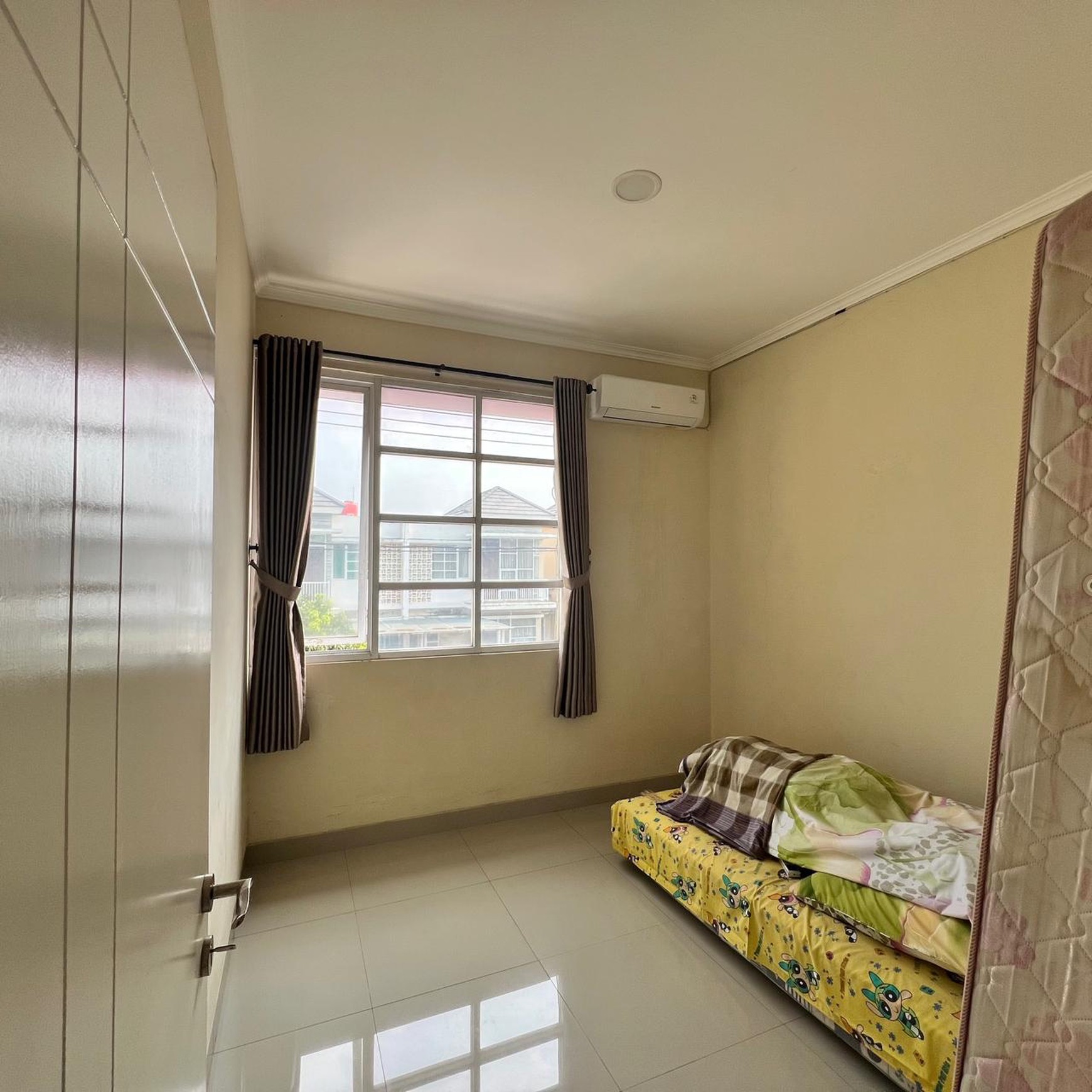 Rumah Modern Minimalis di Karawang - Green Village 2 ,Full Furnish - Siap Huni Tinggal Seret Koper