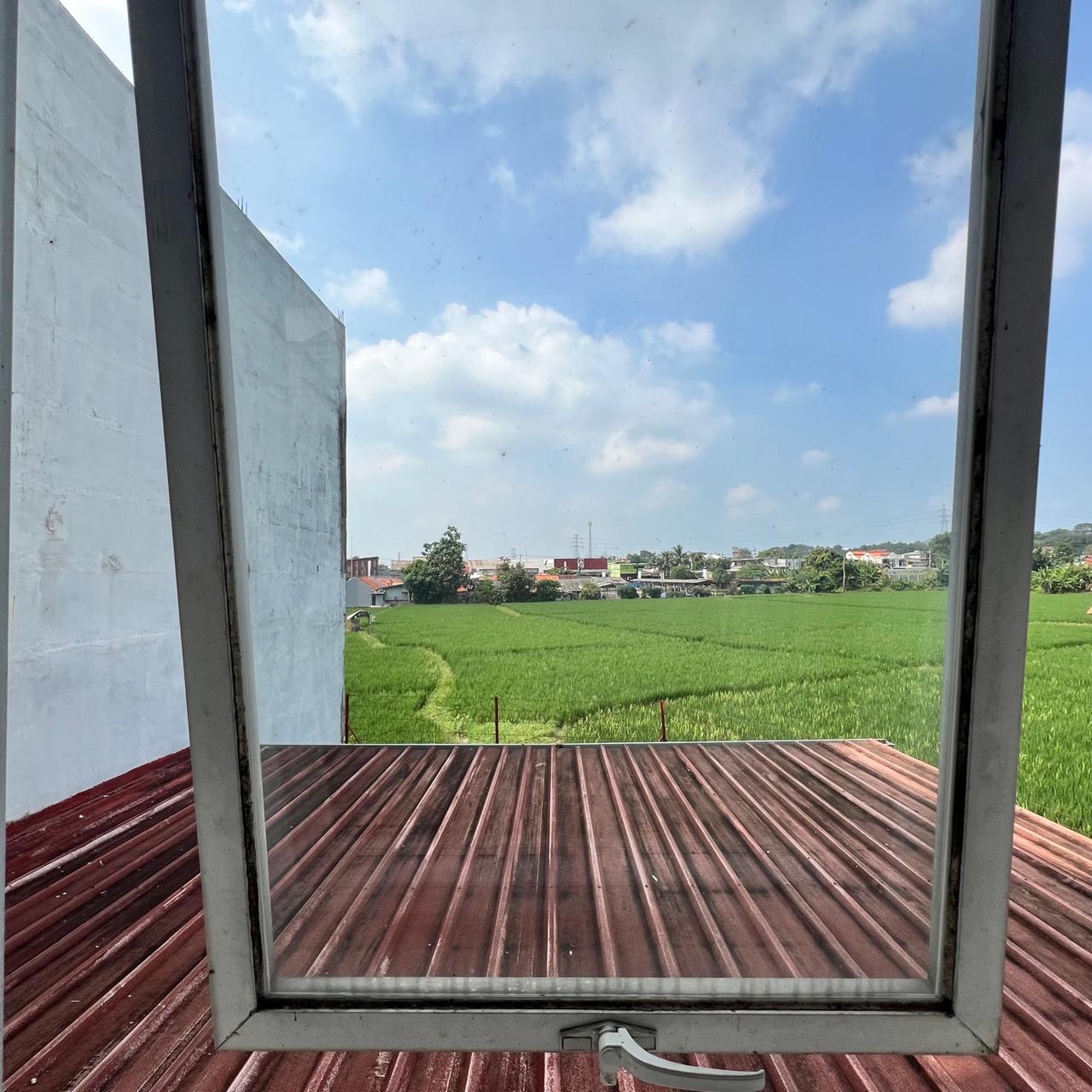 Rumah Modern Minimalis di Karawang - Green Village 2 ,Full Furnish - Siap Huni Tinggal Seret Koper
