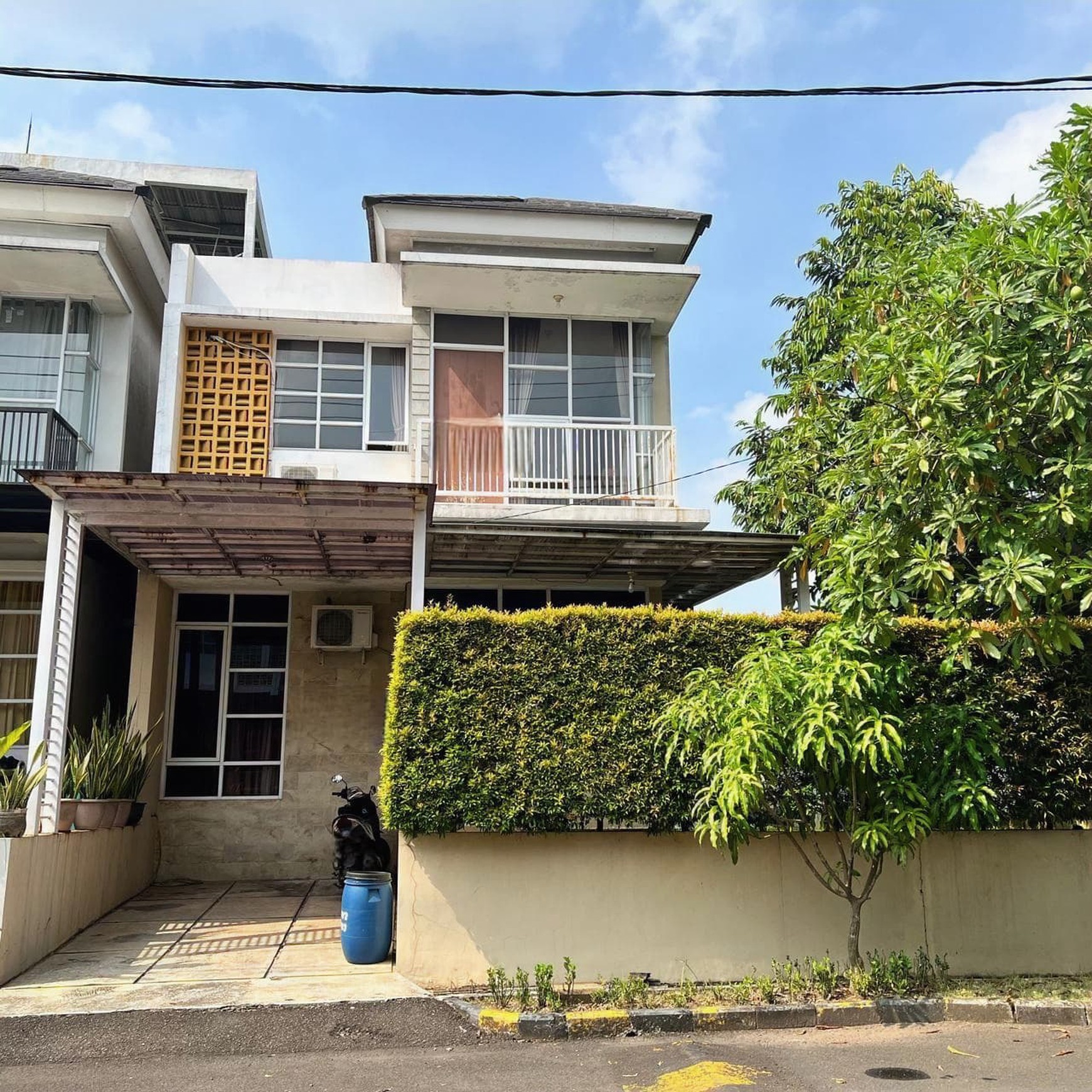 Rumah Modern Minimalis di Karawang - Green Village 2 ,Full Furnish - Siap Huni Tinggal Seret Koper