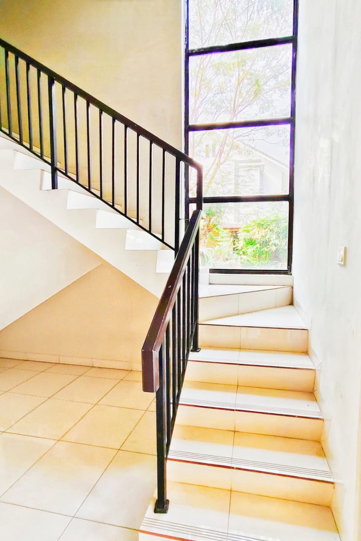 Rumah Bagus Di Discovery Terra Bintaro Jaya Sektor 9