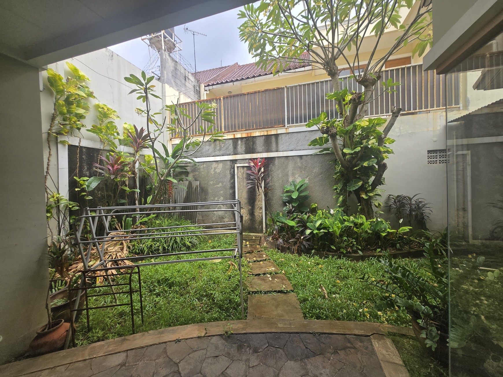 Rumah Bagus Di Anggrek Loka BSD Tangerang Selatan