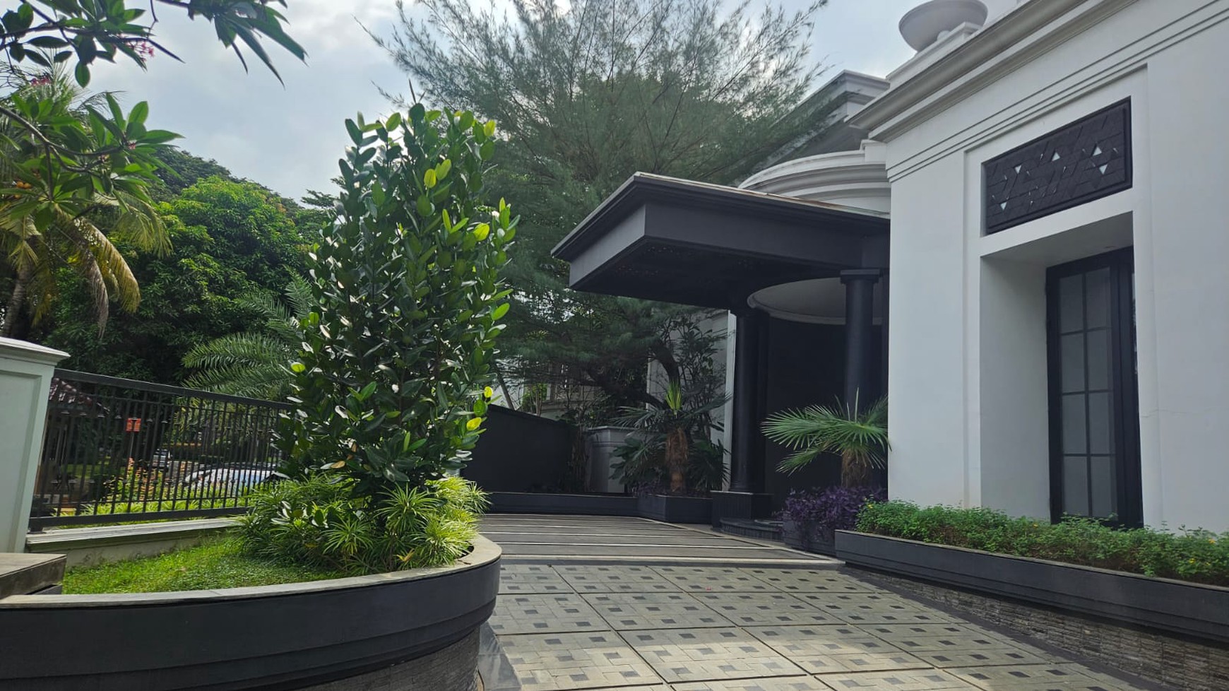 Brand New Luxury Home di Pondok Indah - Lokasi Premium, Fasilitas Lengkap