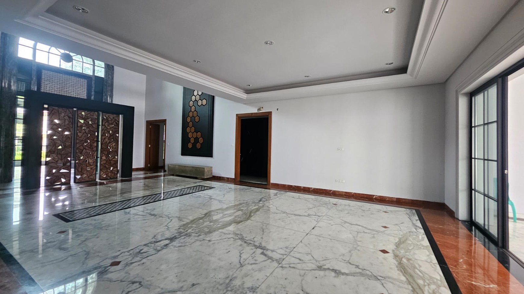 Brand New Luxury Home di Pondok Indah - Lokasi Premium, Fasilitas Lengkap