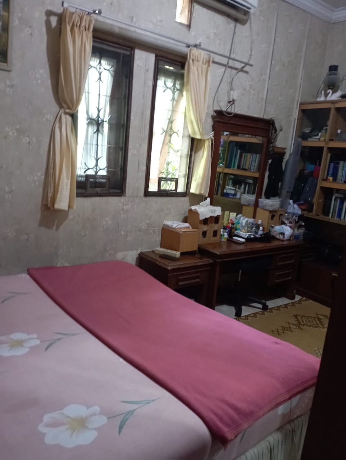 Rumah Bagus Di Jl Teratai, Larangan Indah Ciledug Tangerang