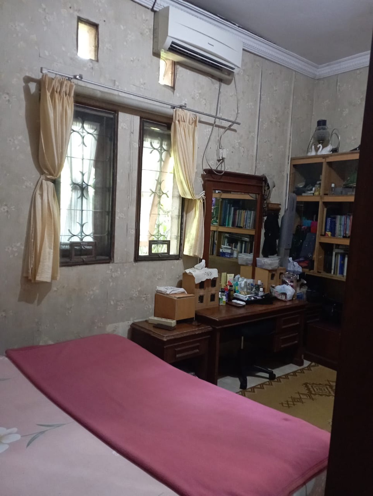 Rumah Bagus Di Jl Teratai, Larangan Indah Ciledug Tangerang
