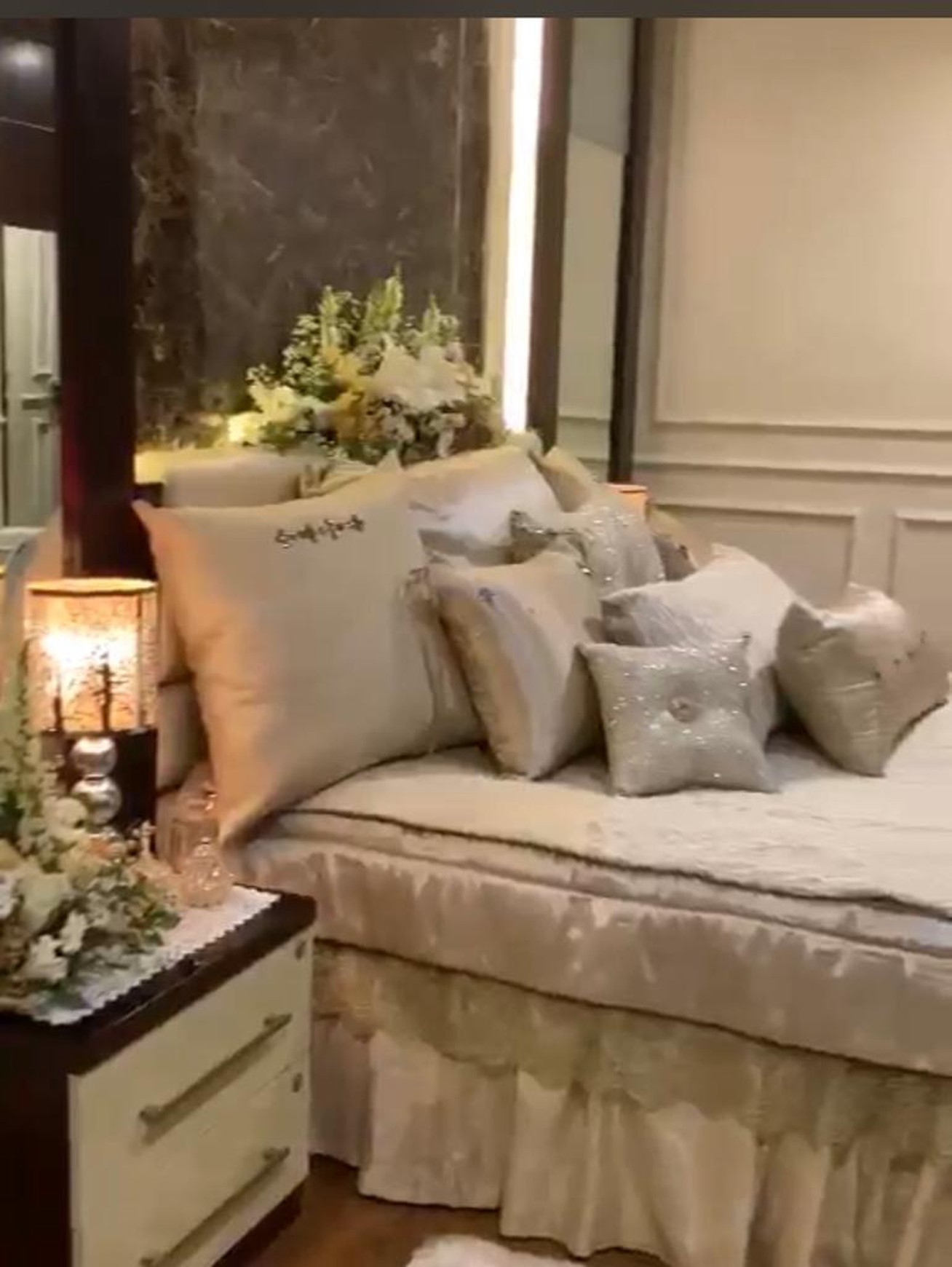 Rumah mewah siap huni dekat upn surabaya timur purimas rungkut