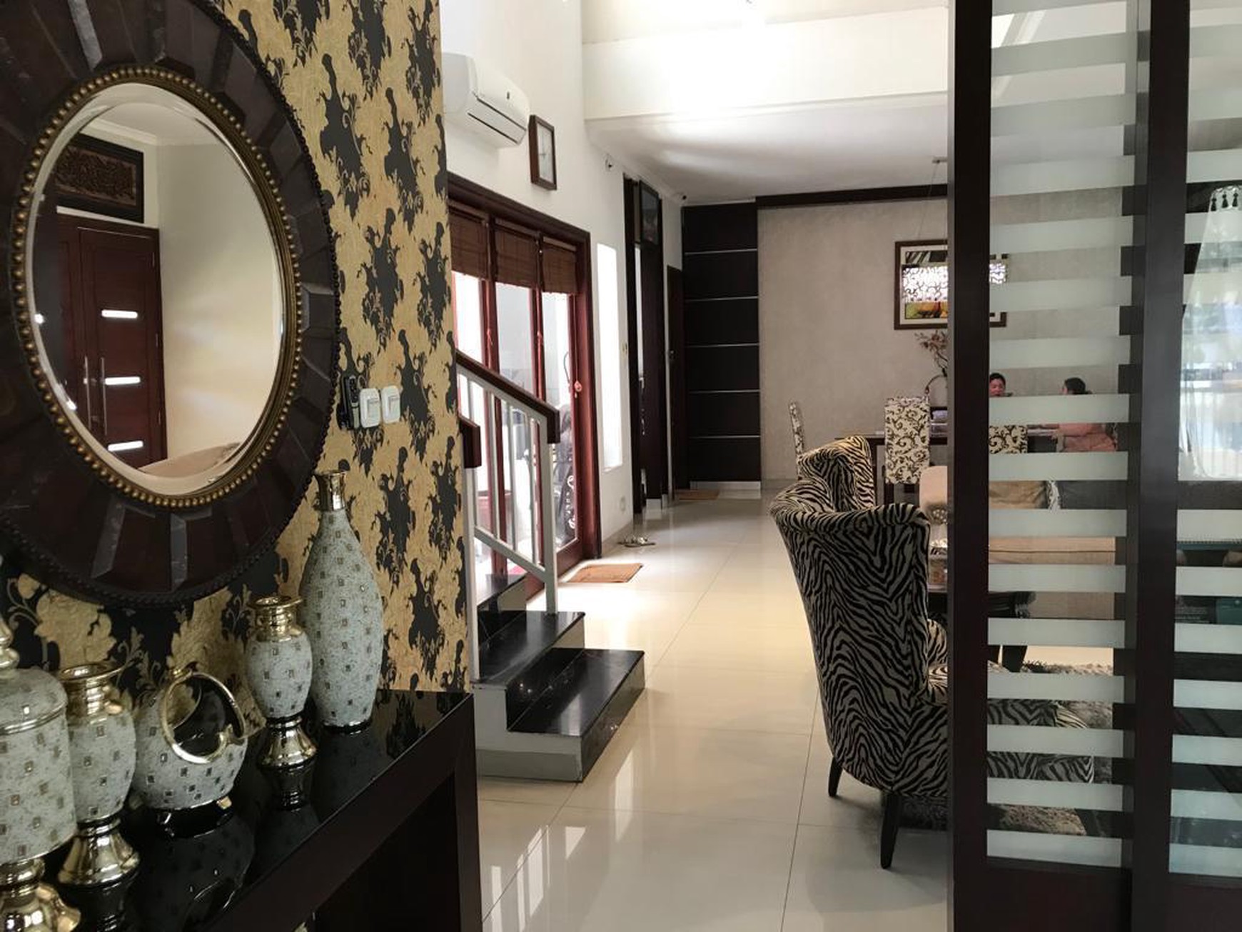 Rumah mewah siap huni di surabaya timur dekat kampus upn gunung anyar