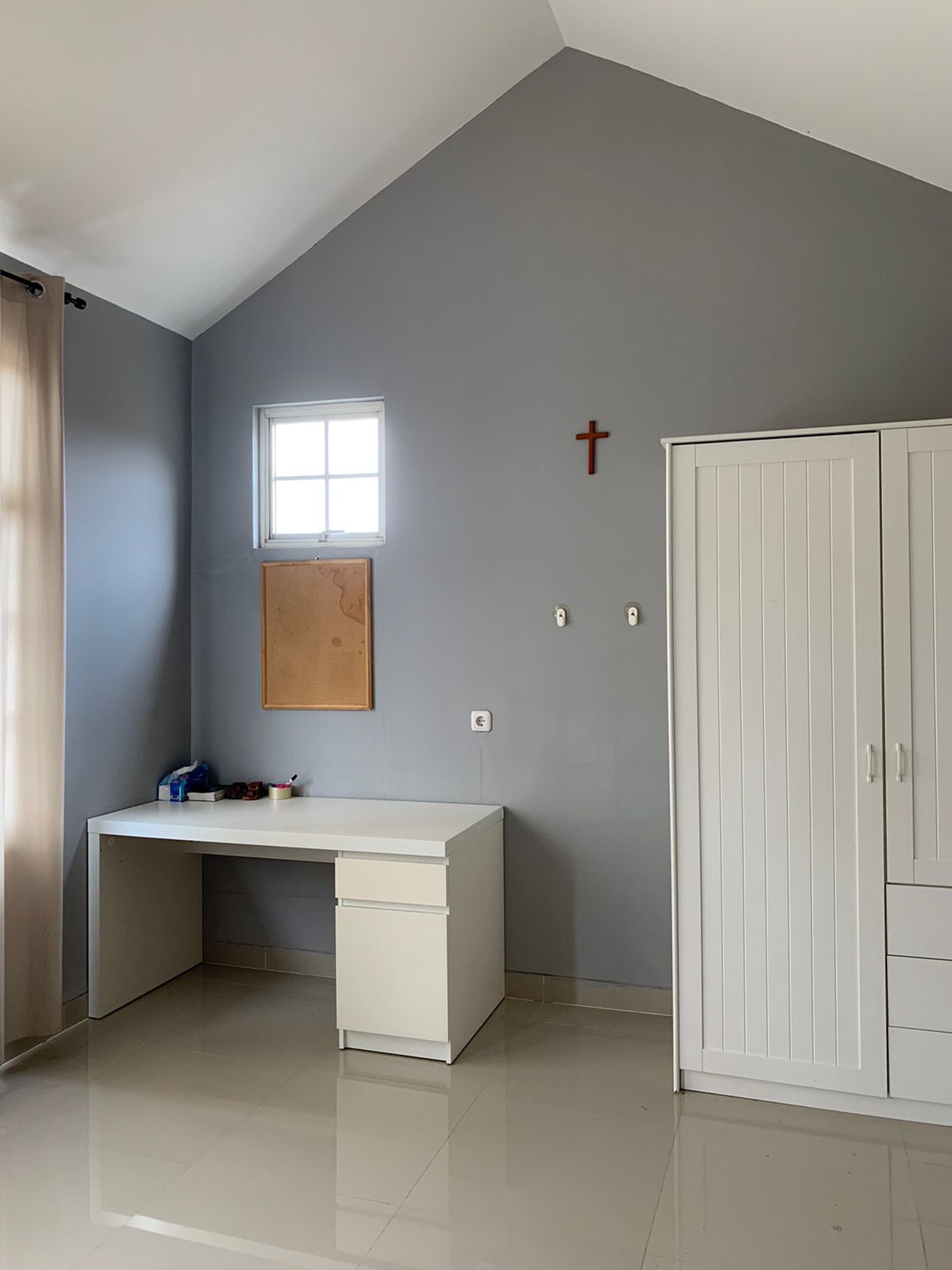 Dijual Townhouse Taman Elok Siap Huni, Semi Furnish Di Lippo Karawaci - Tangerang