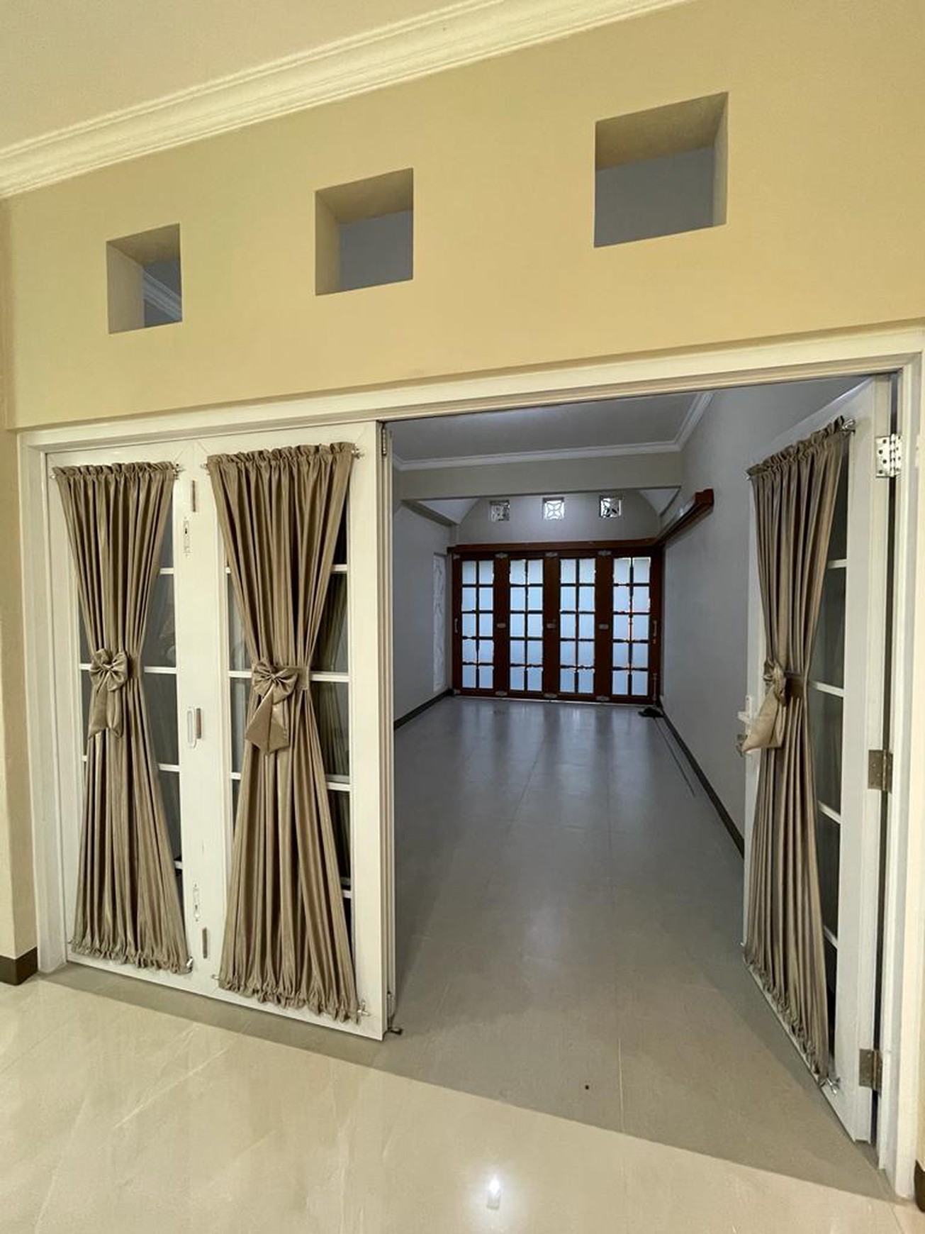 Rumah Bagus Di Perum Bintara Bekasi Jawa Barat