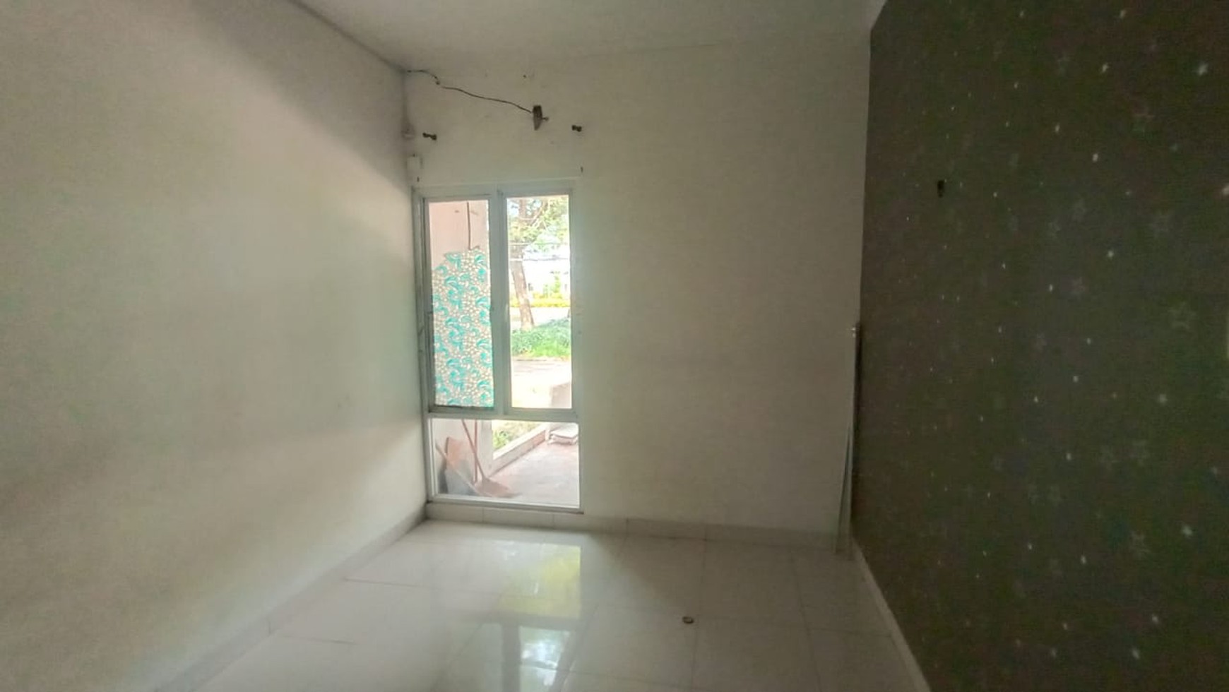 Rumah Depan Taman di Mutiara Gading City Bekasi