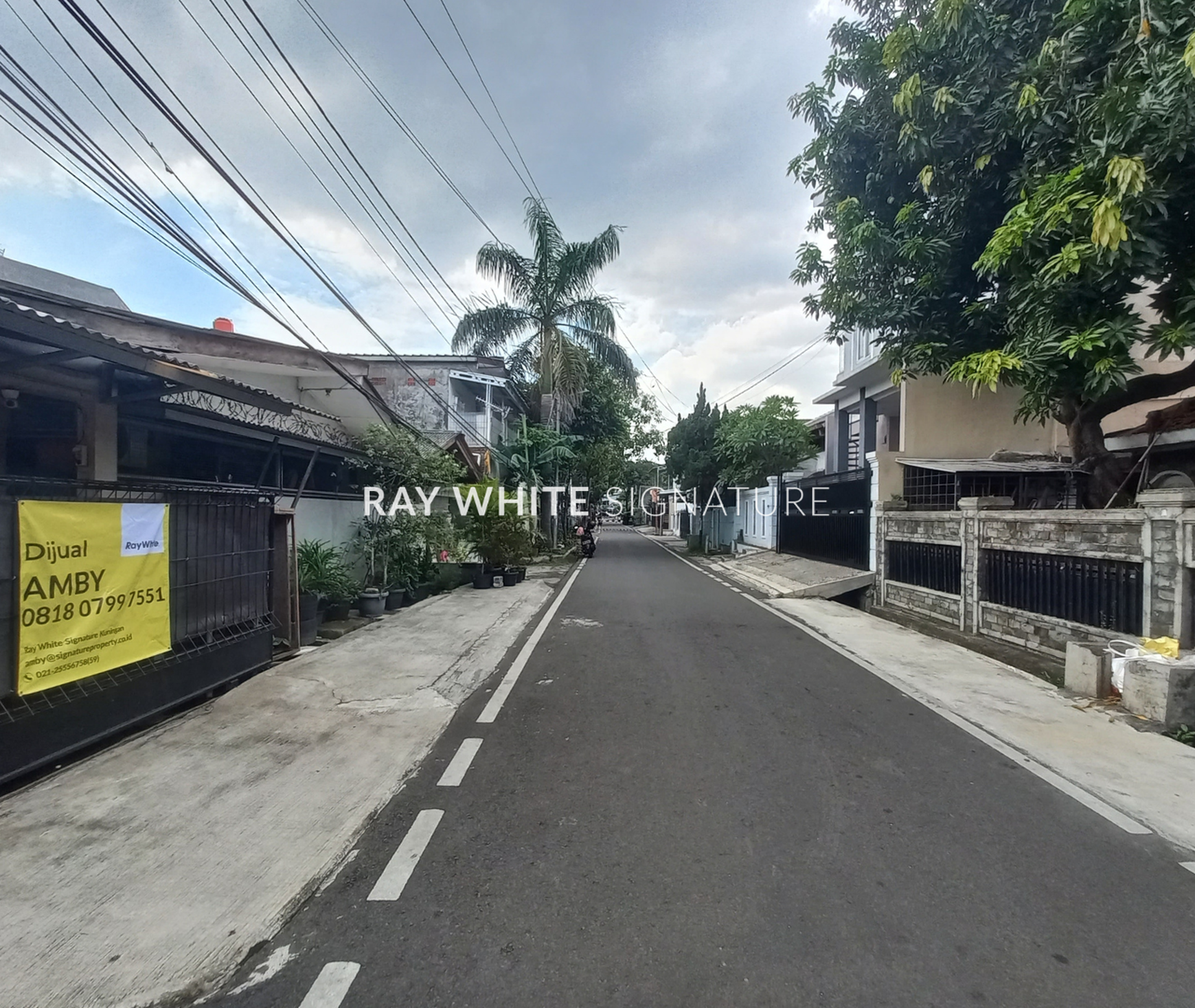 Dijual Rumah Lama Posisi Hook Cocok Untuk Hunian di Cempaka Putih Barat