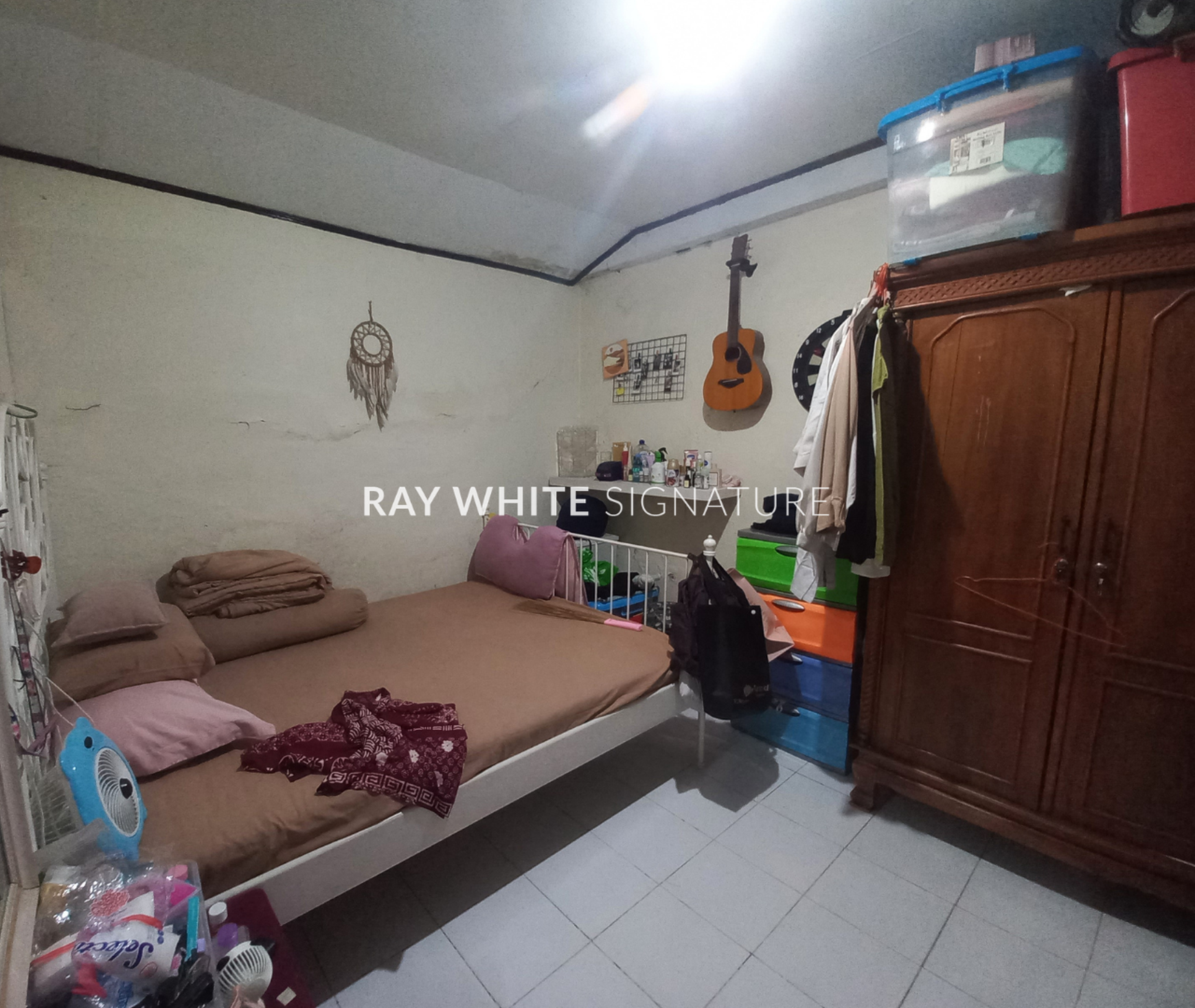 Dijual Rumah Lama Posisi Hook Cocok Untuk Hunian di Cempaka Putih Barat