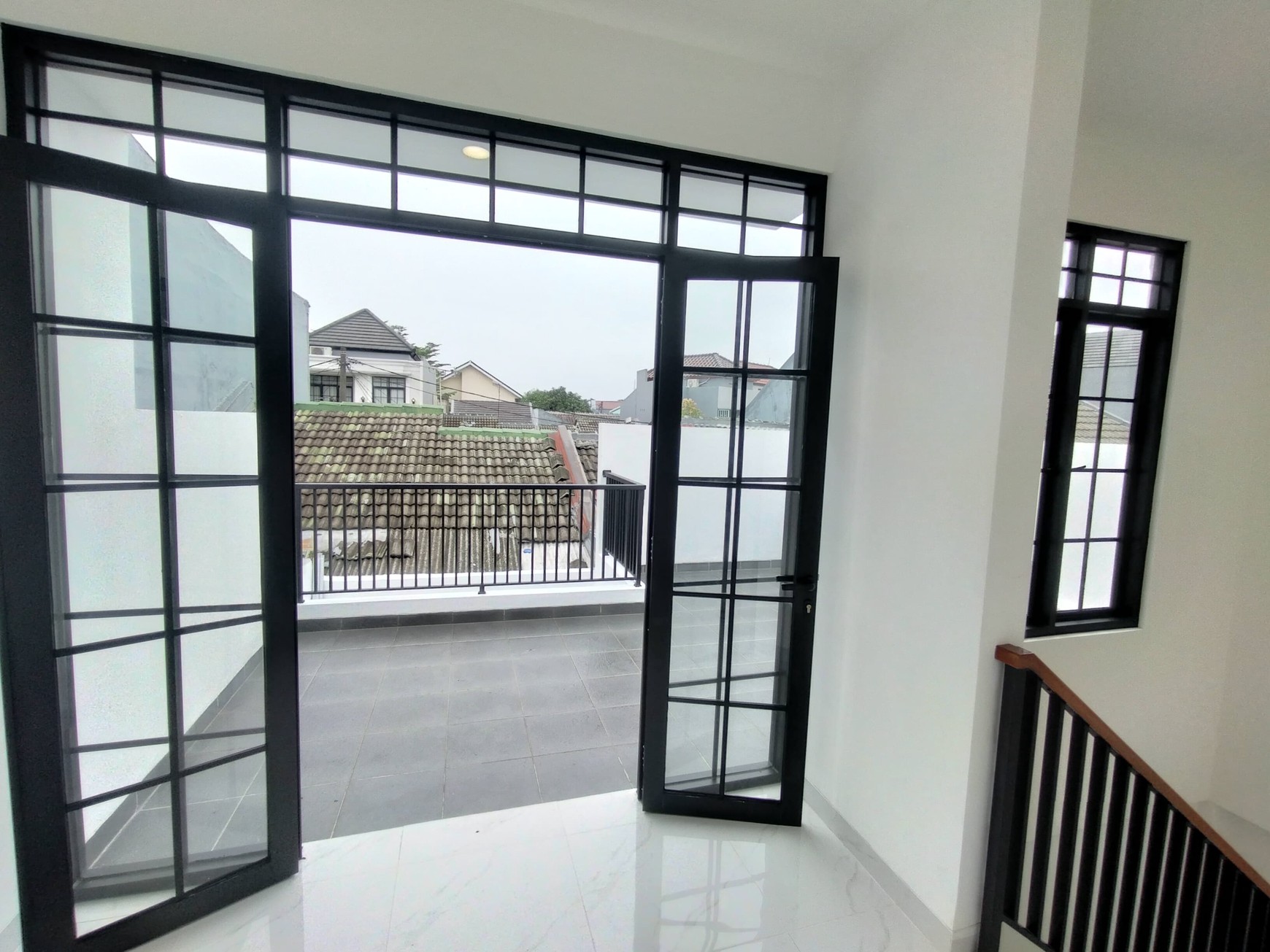 Rumah BRAND NEW bergaya American Classic  di Kencana Loka 12.5 BSD City